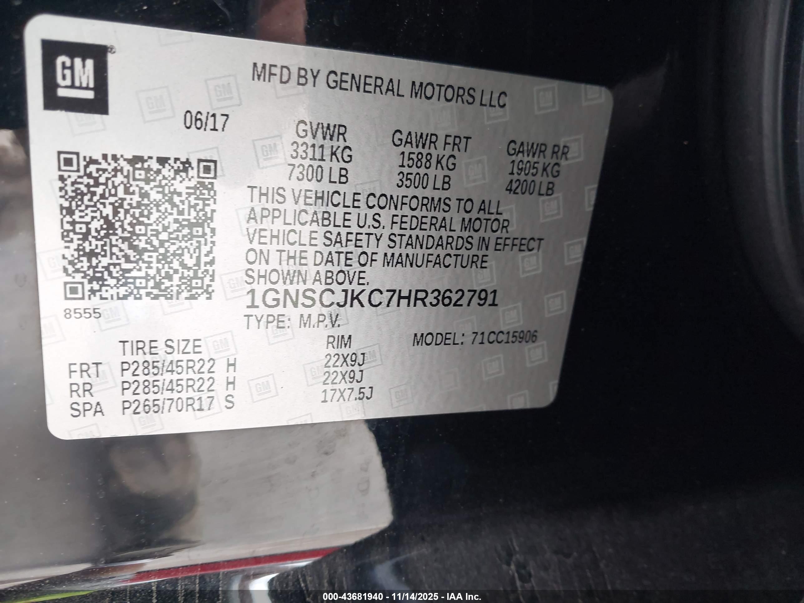 CHEVROLET SUBURBAN image 9