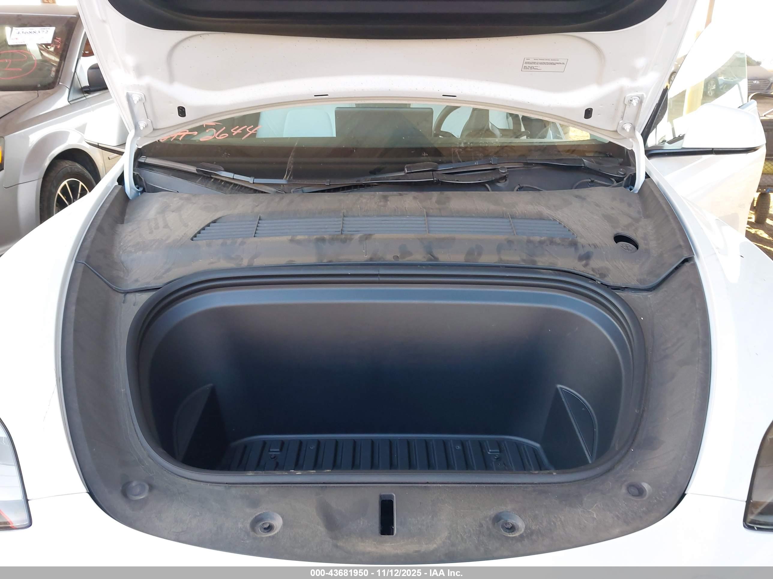 TESLA MODEL image 10