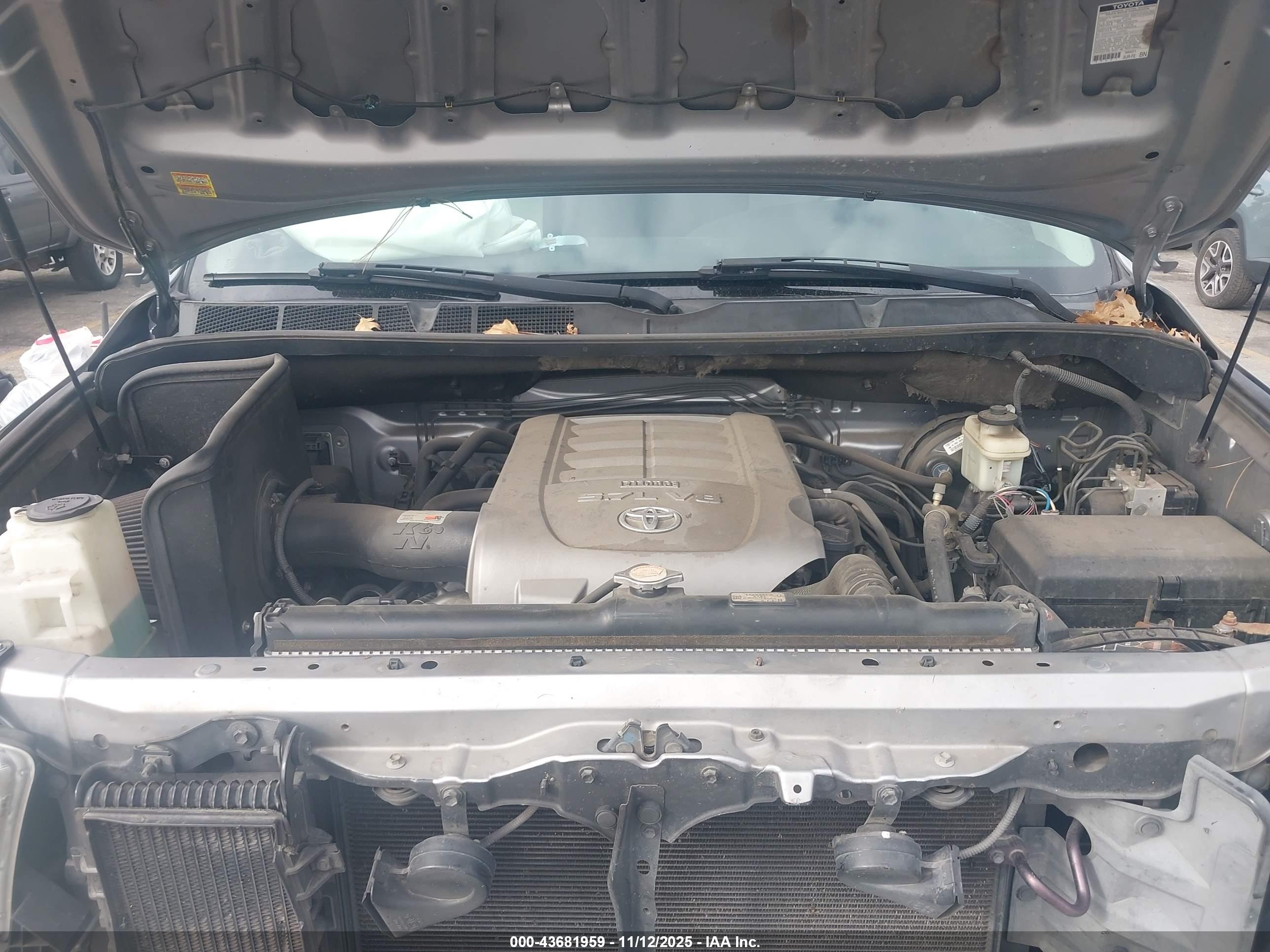 TOYOTA TUNDRA image 10