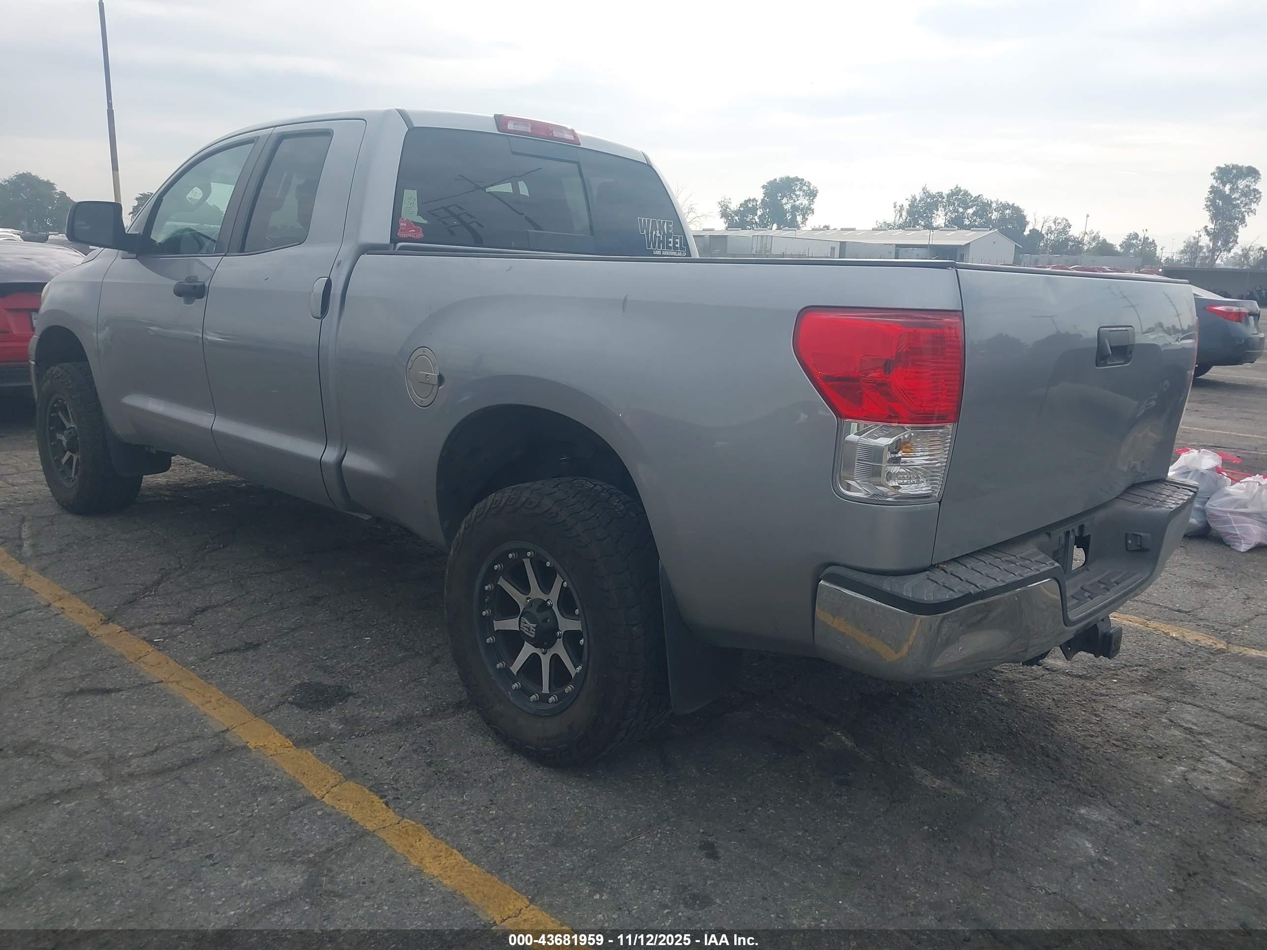 TOYOTA TUNDRA image 3