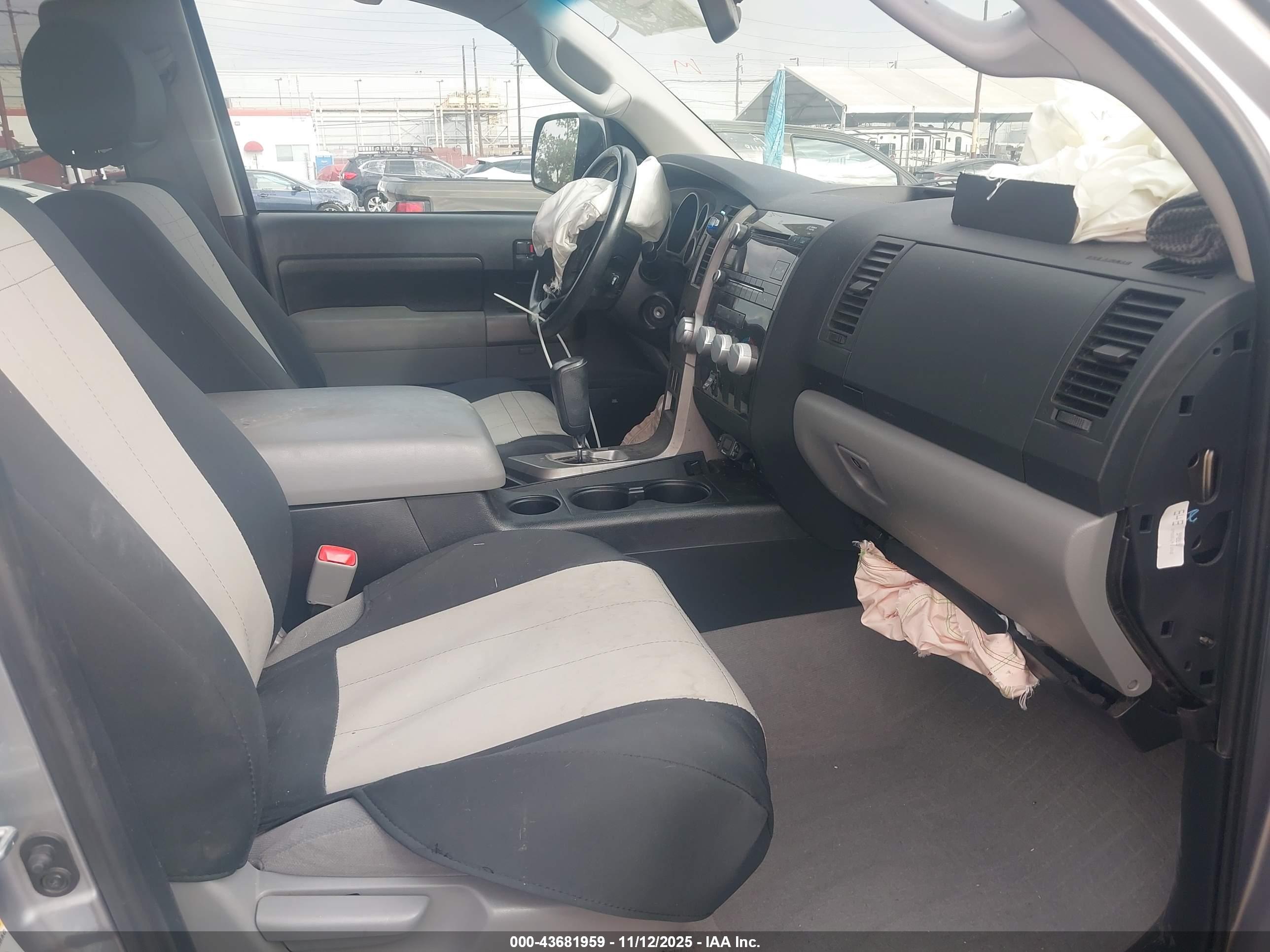 TOYOTA TUNDRA image 5