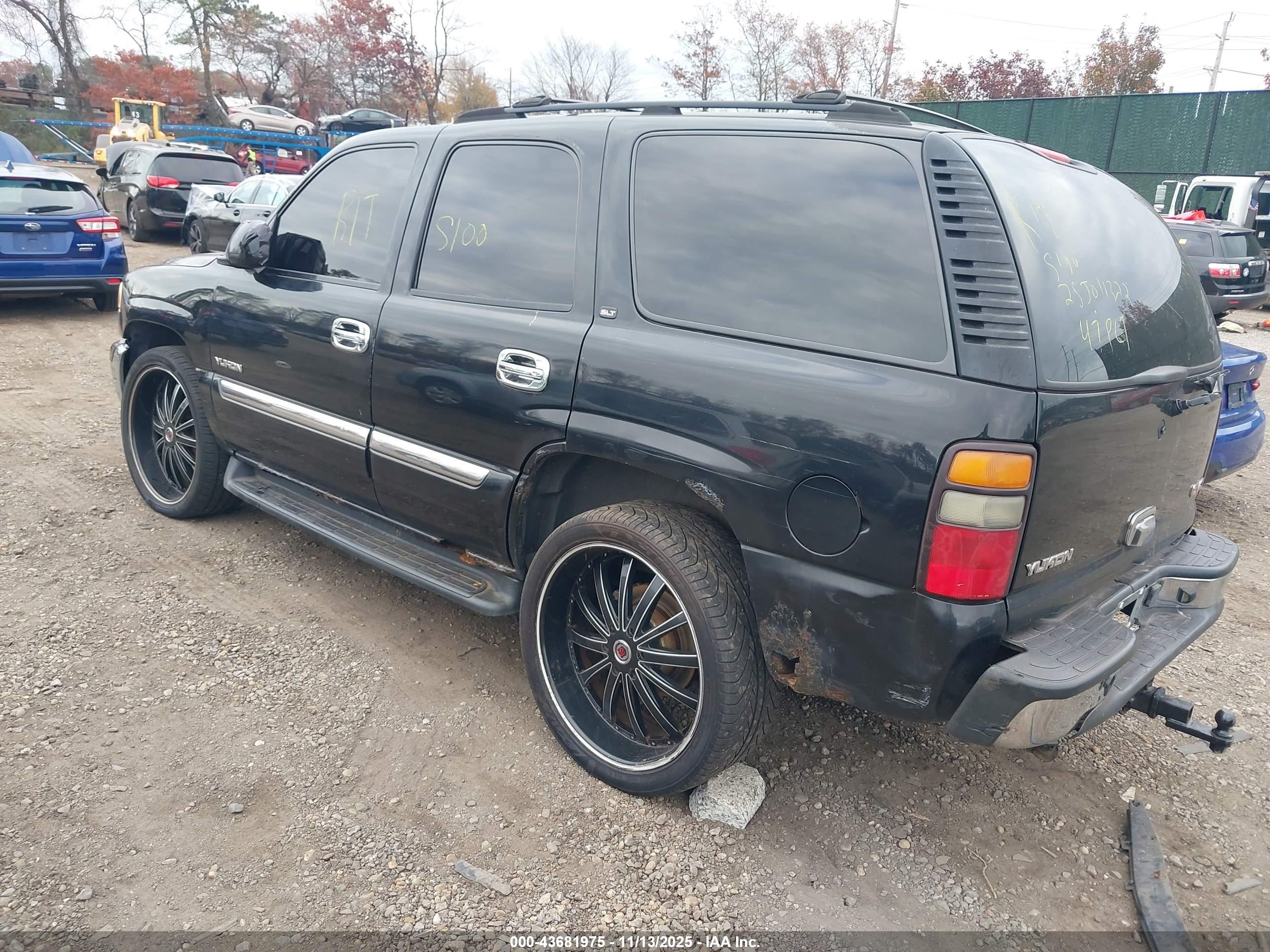 GMC YUKON image 3