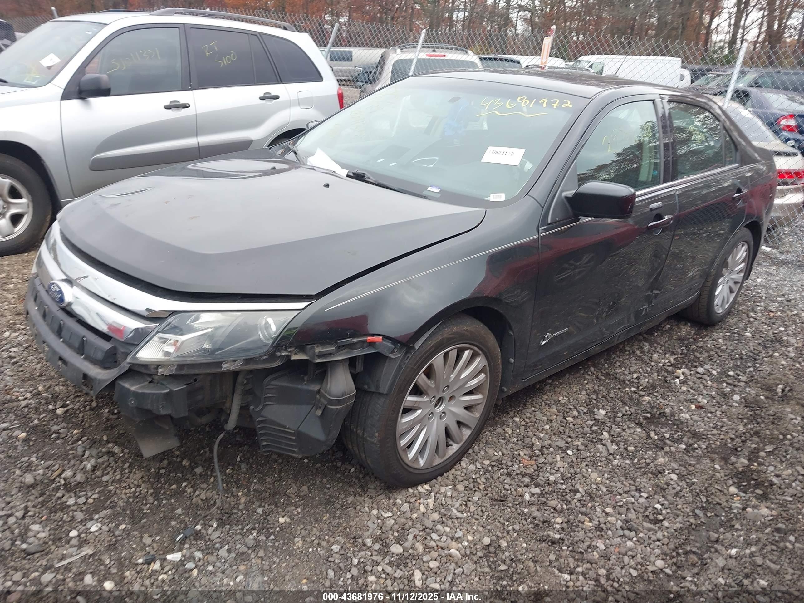 FORD FUSION image 2
