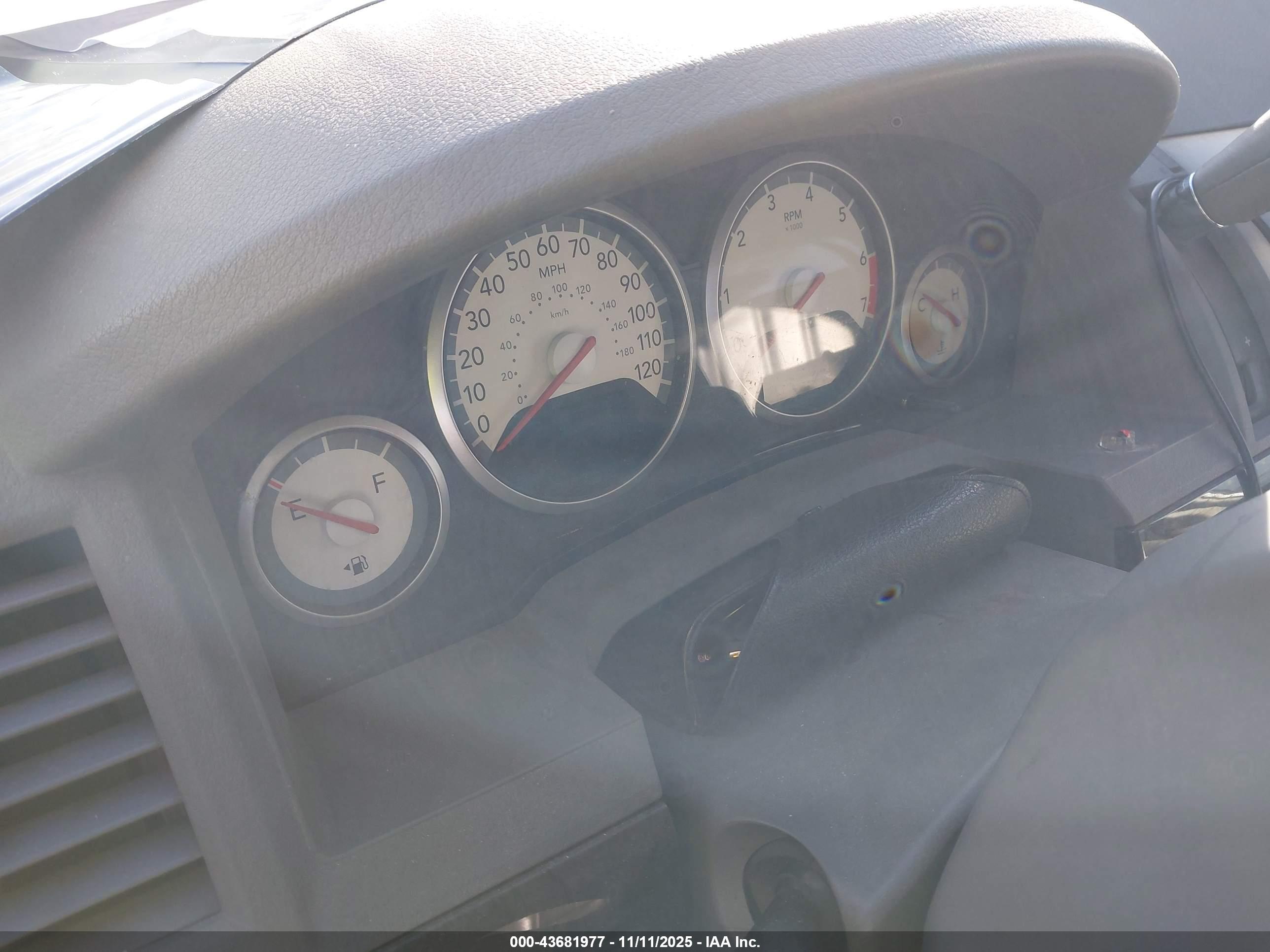DODGE GRAND image 7