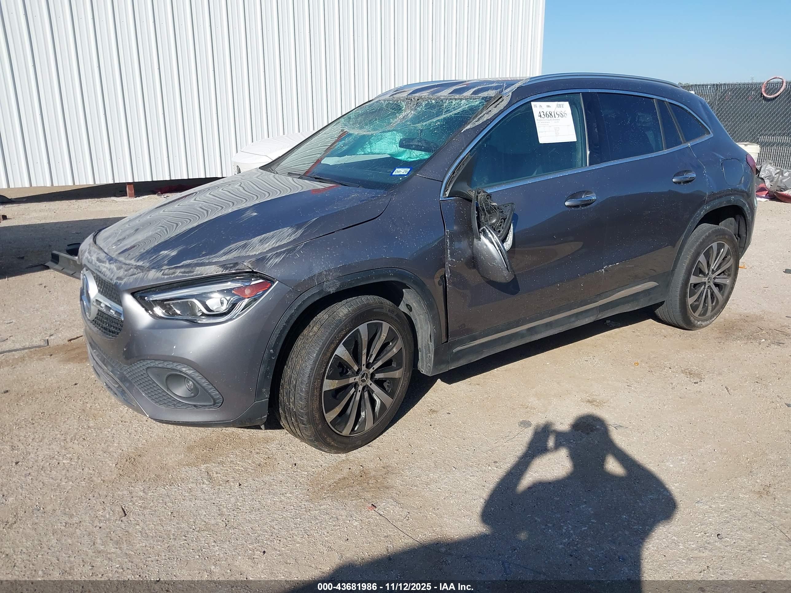 MERCEDES-BENZ GLA image 2