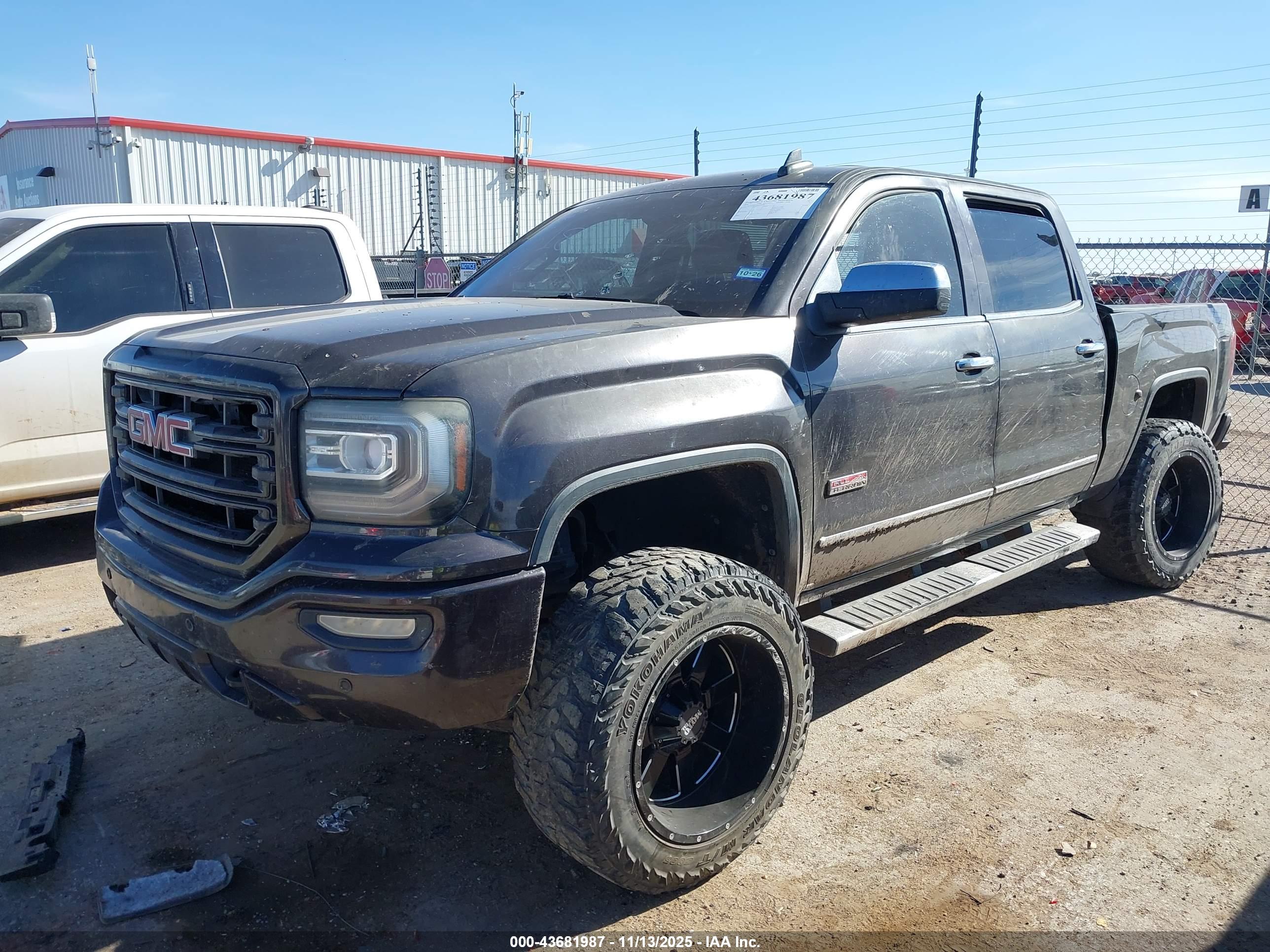 GMC SIERRA image 2