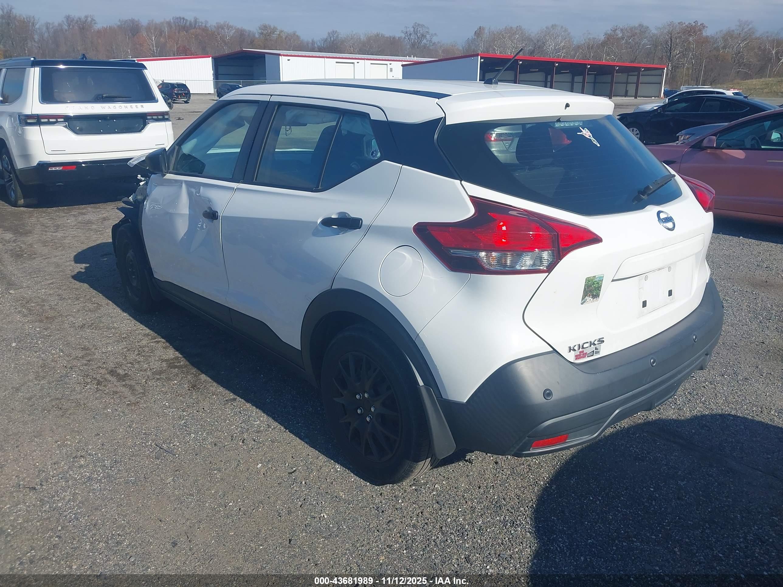 NISSAN KICKS image 3