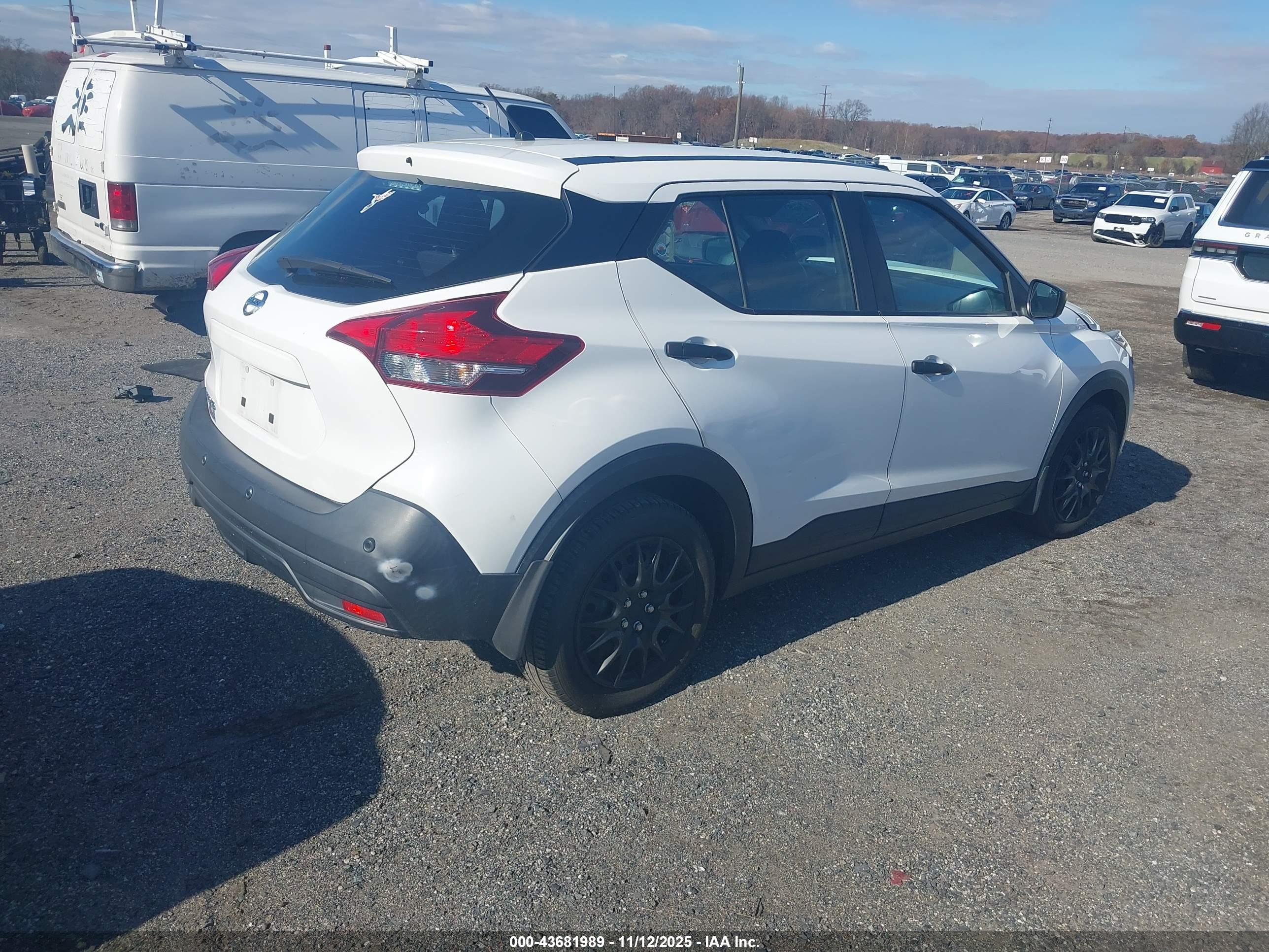 NISSAN KICKS image 4