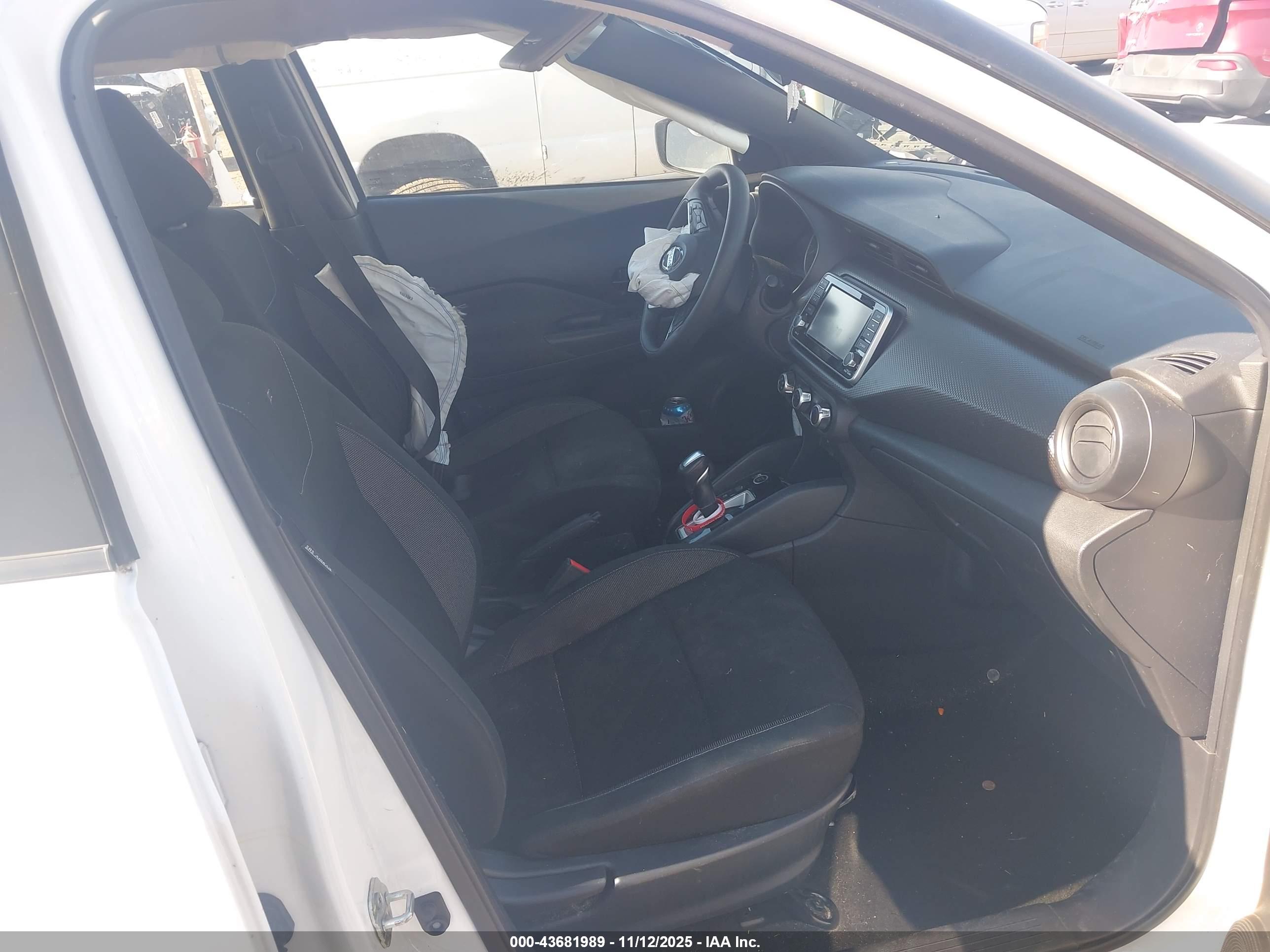 NISSAN KICKS image 5