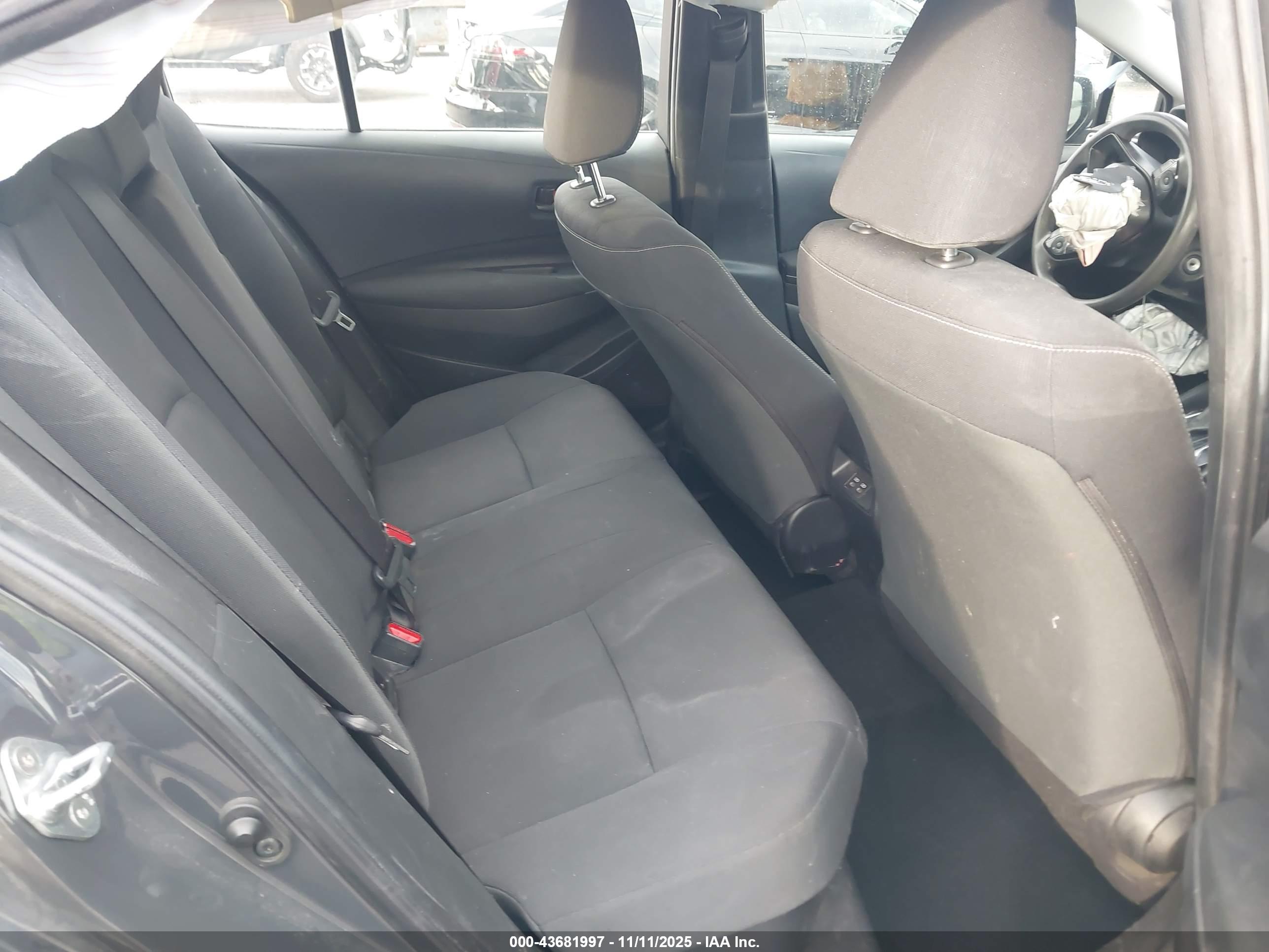 TOYOTA COROLLA image 8