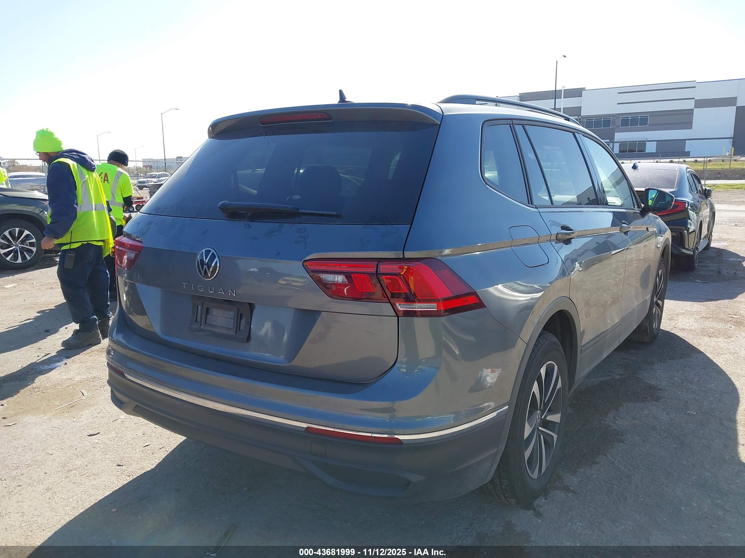 VOLKSWAGEN TIGUAN image 4