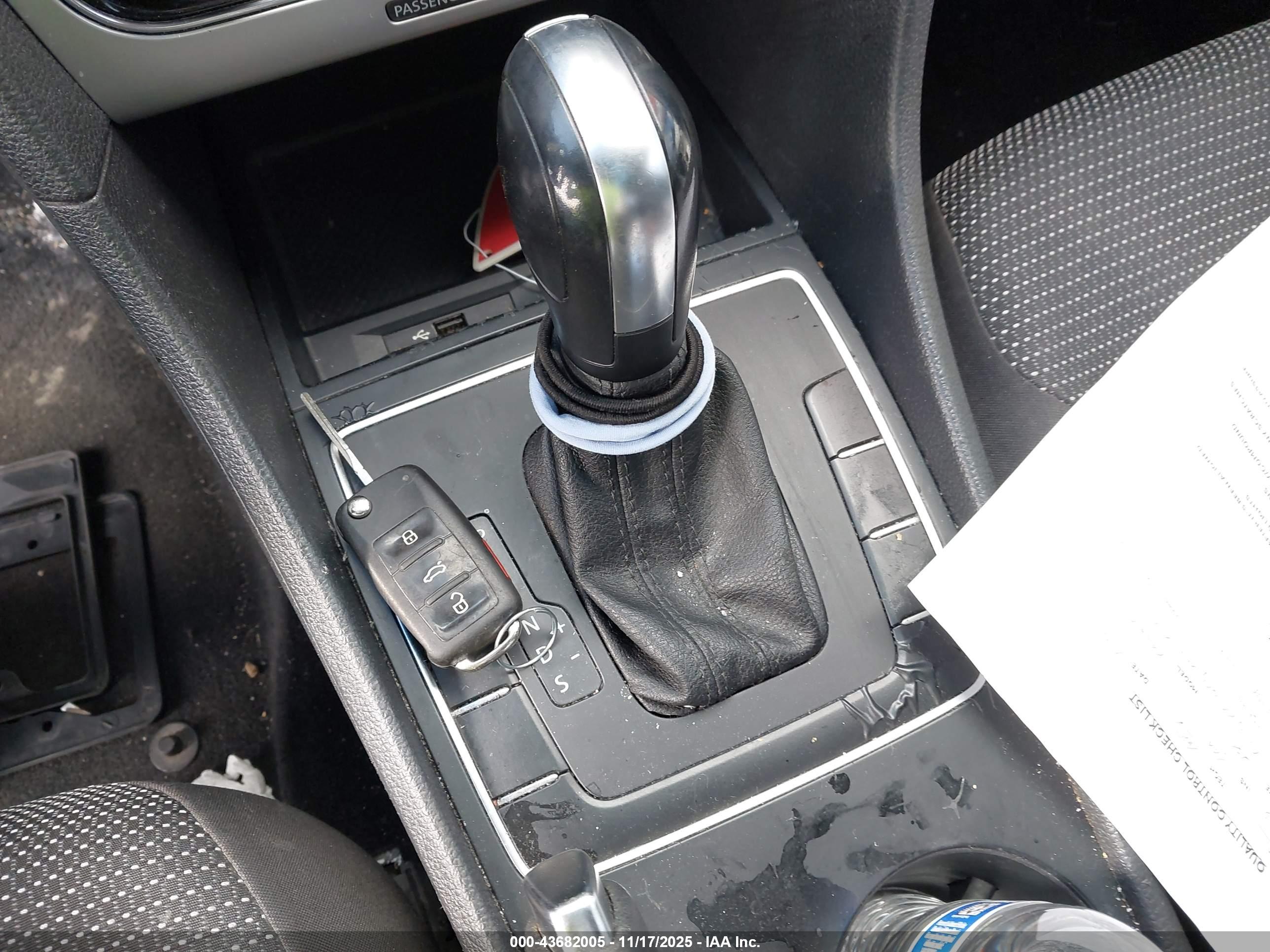 VOLKSWAGEN PASSAT image 11