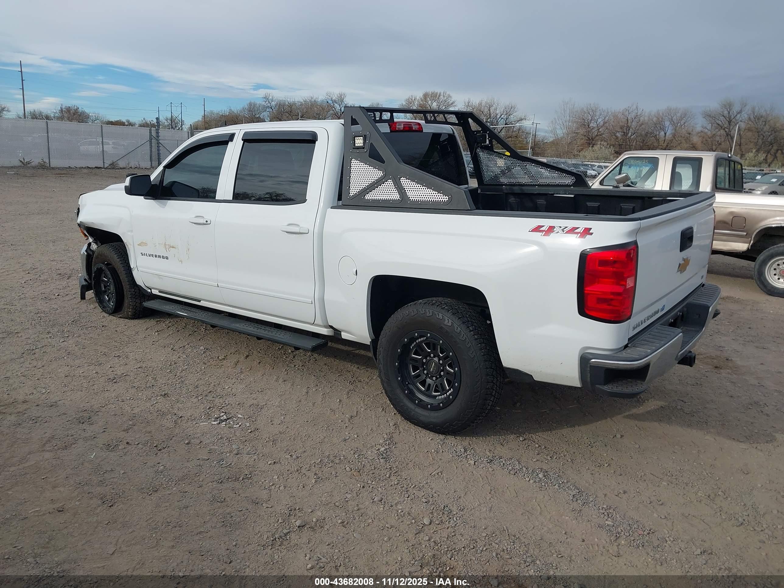 CHEVROLET SILVERADO image 3