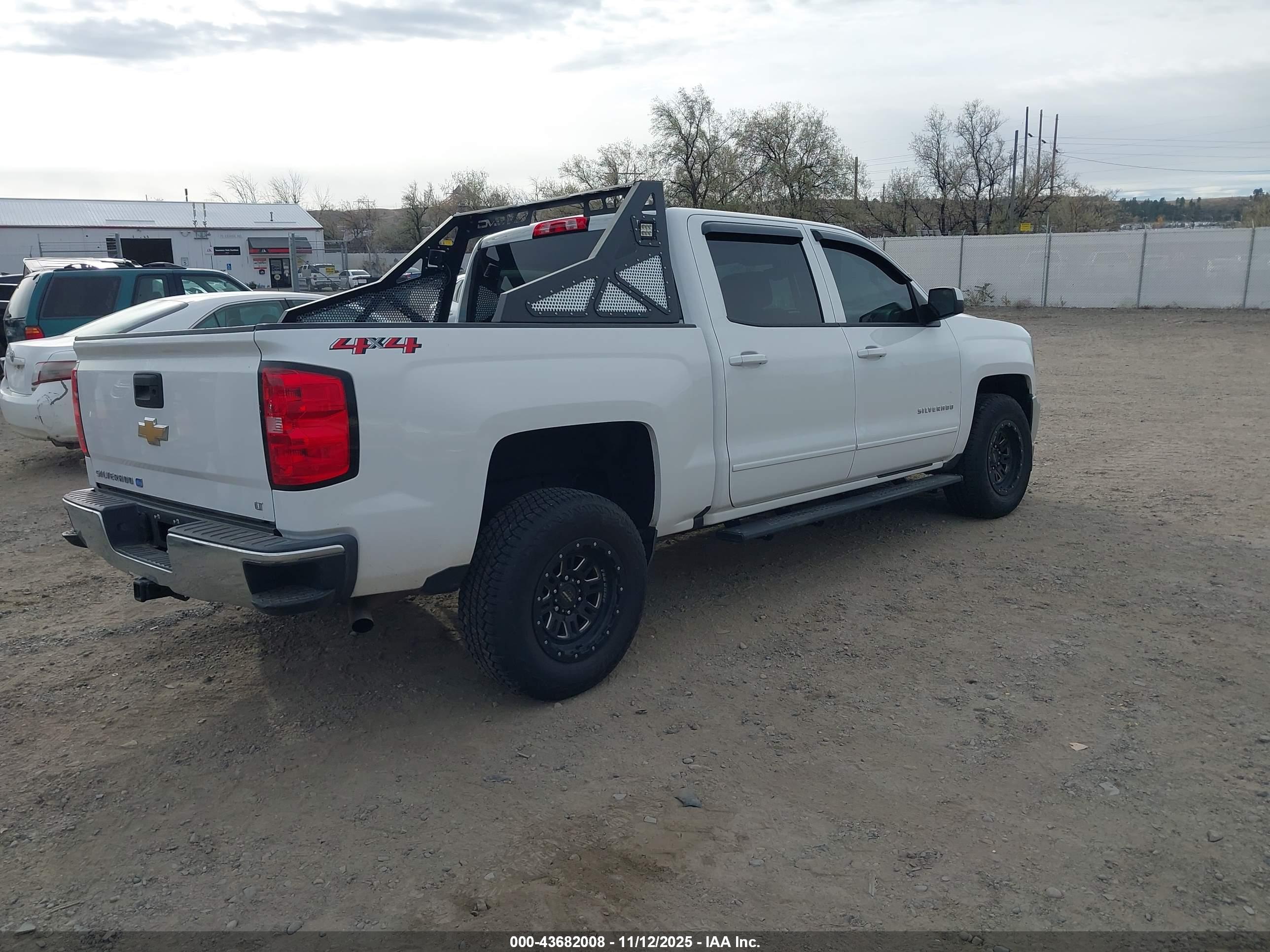 CHEVROLET SILVERADO image 4