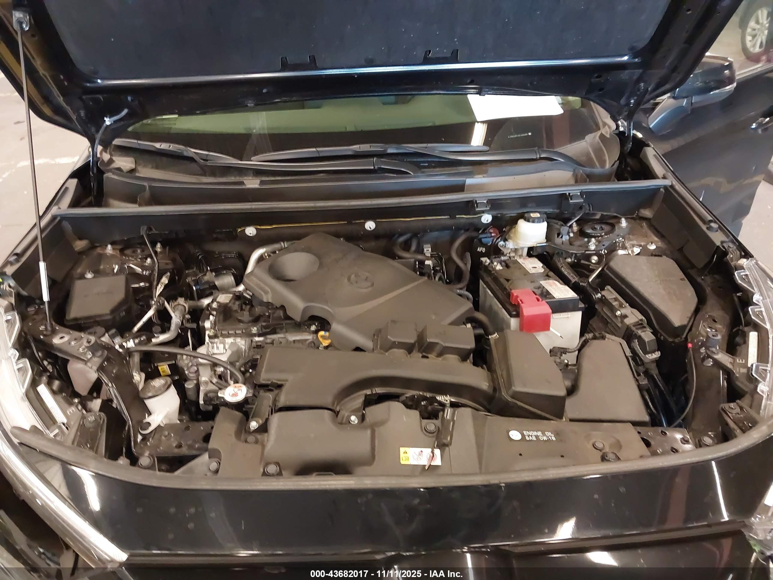 TOYOTA RAV4 image 10