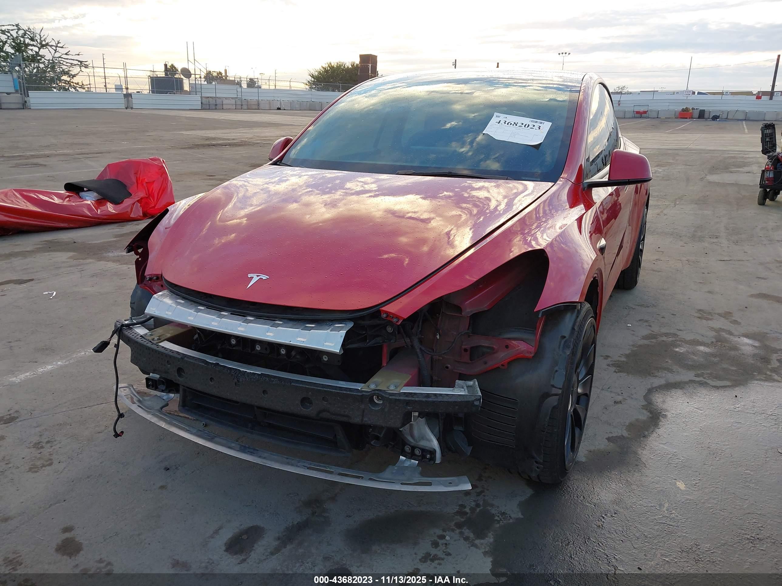 TESLA MODEL image 6