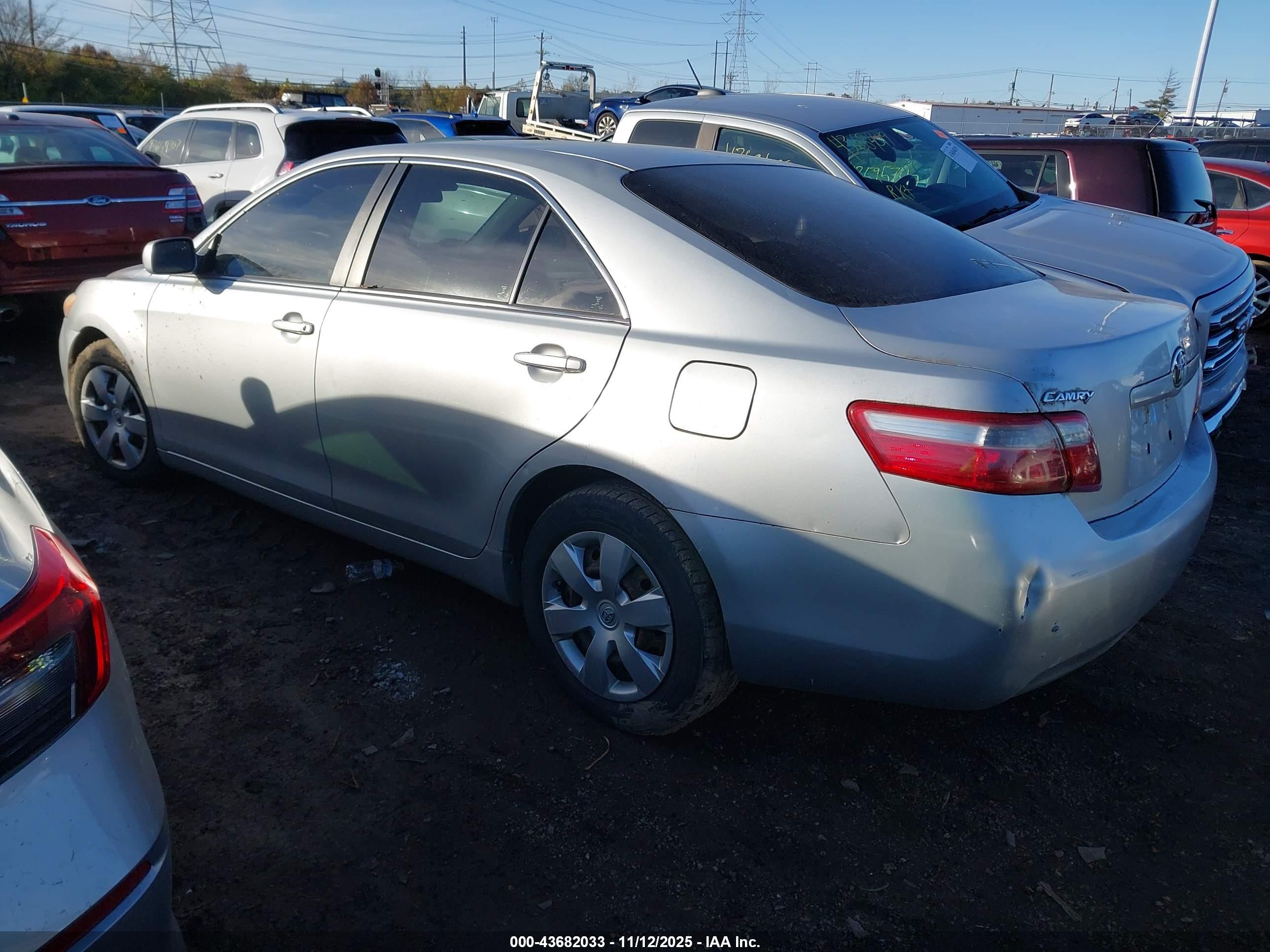 TOYOTA CAMRY image 3
