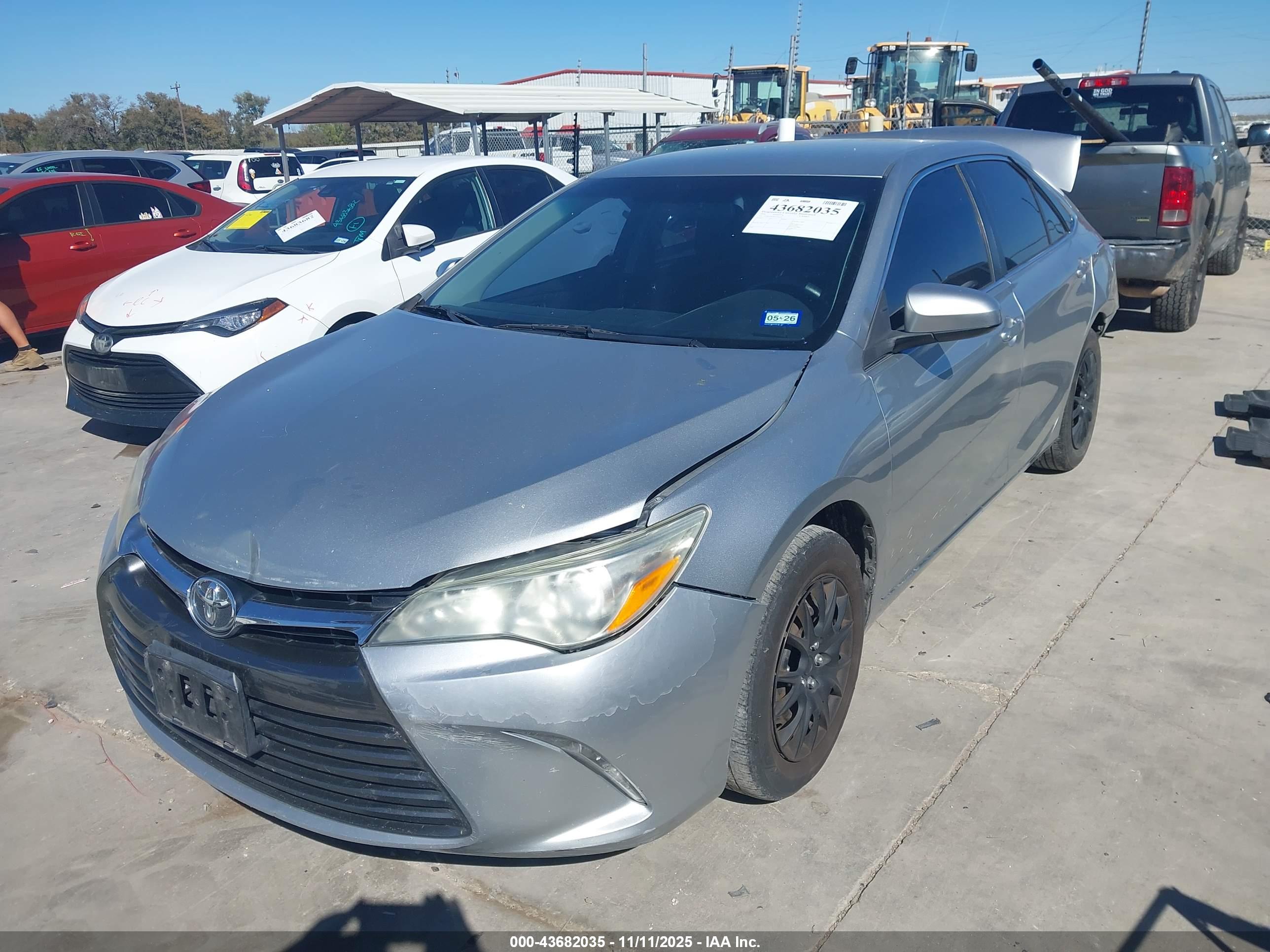 TOYOTA CAMRY image 2