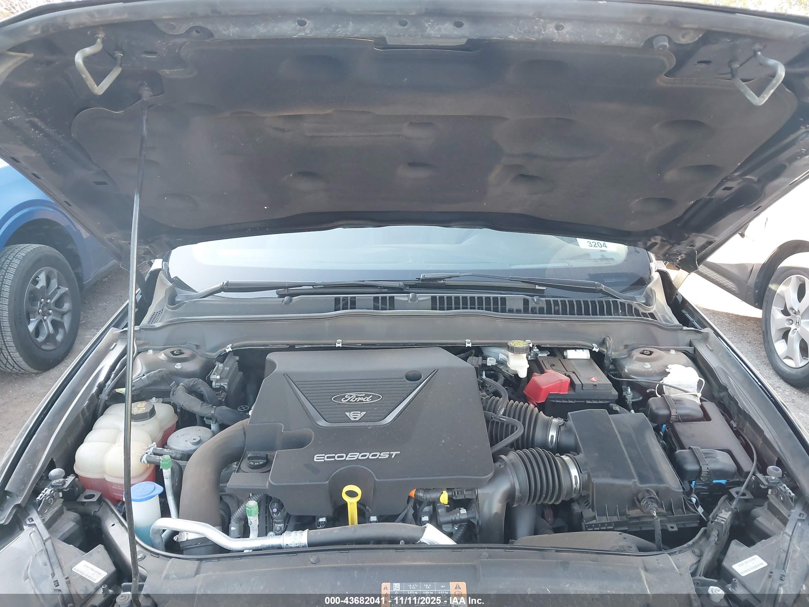 FORD FUSION image 10