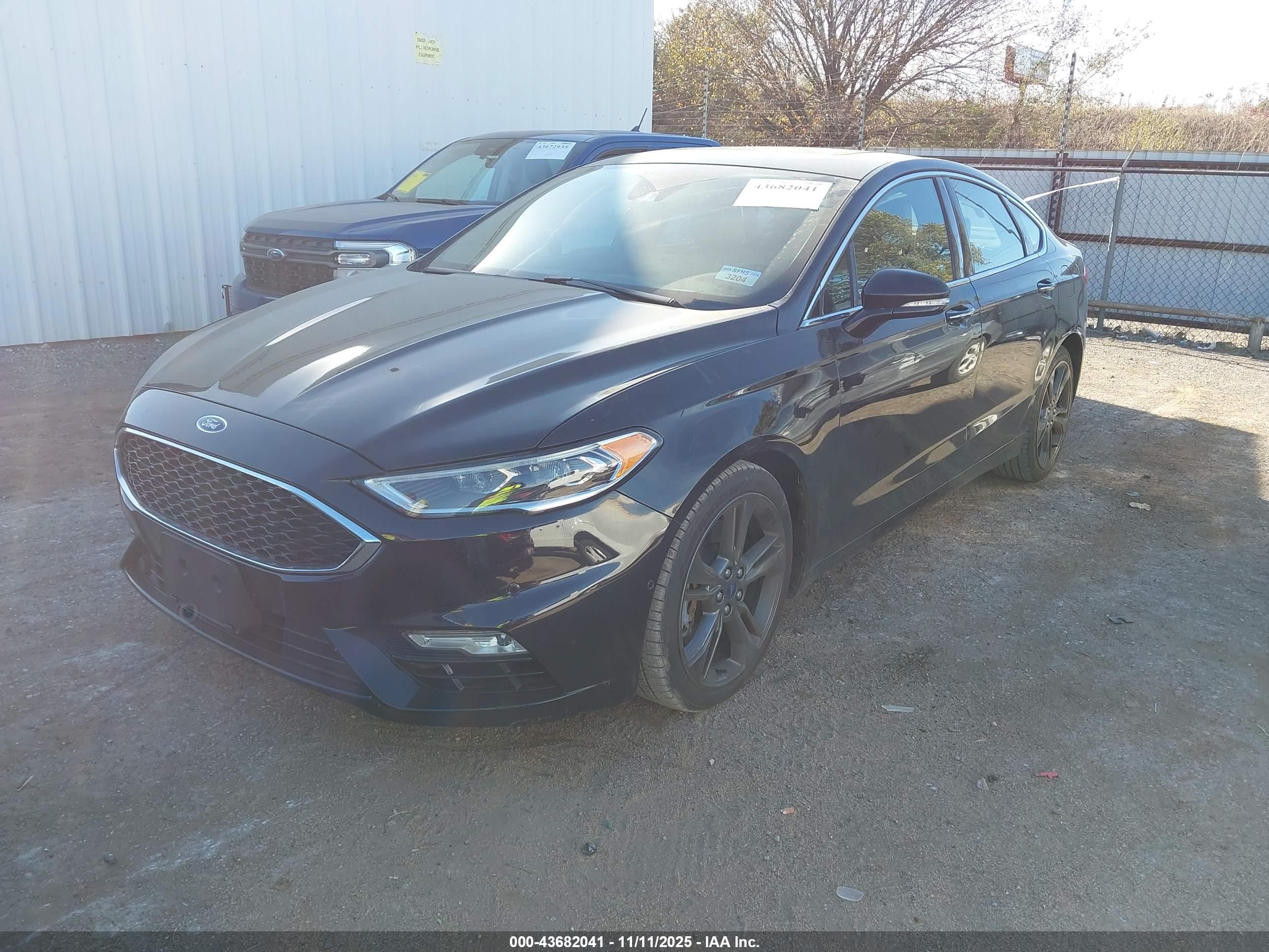 FORD FUSION image 2