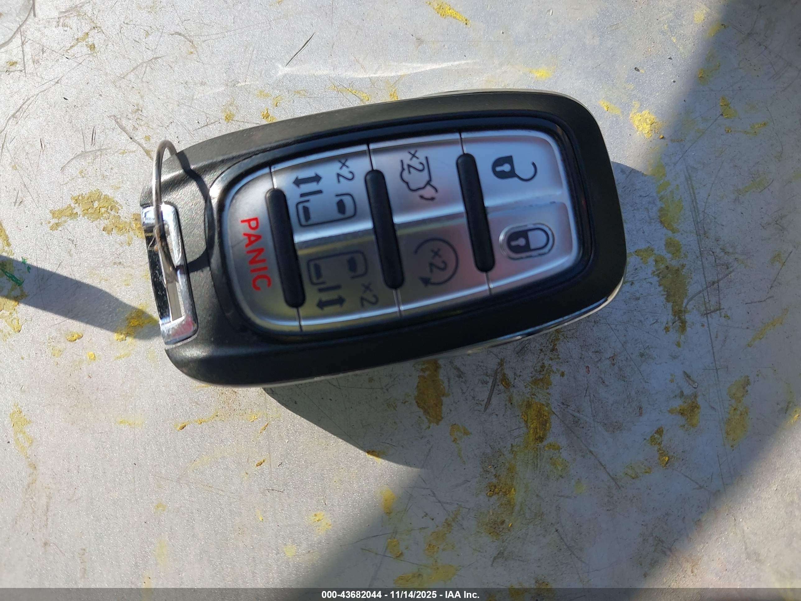 CHRYSLER PACIFICA image 11