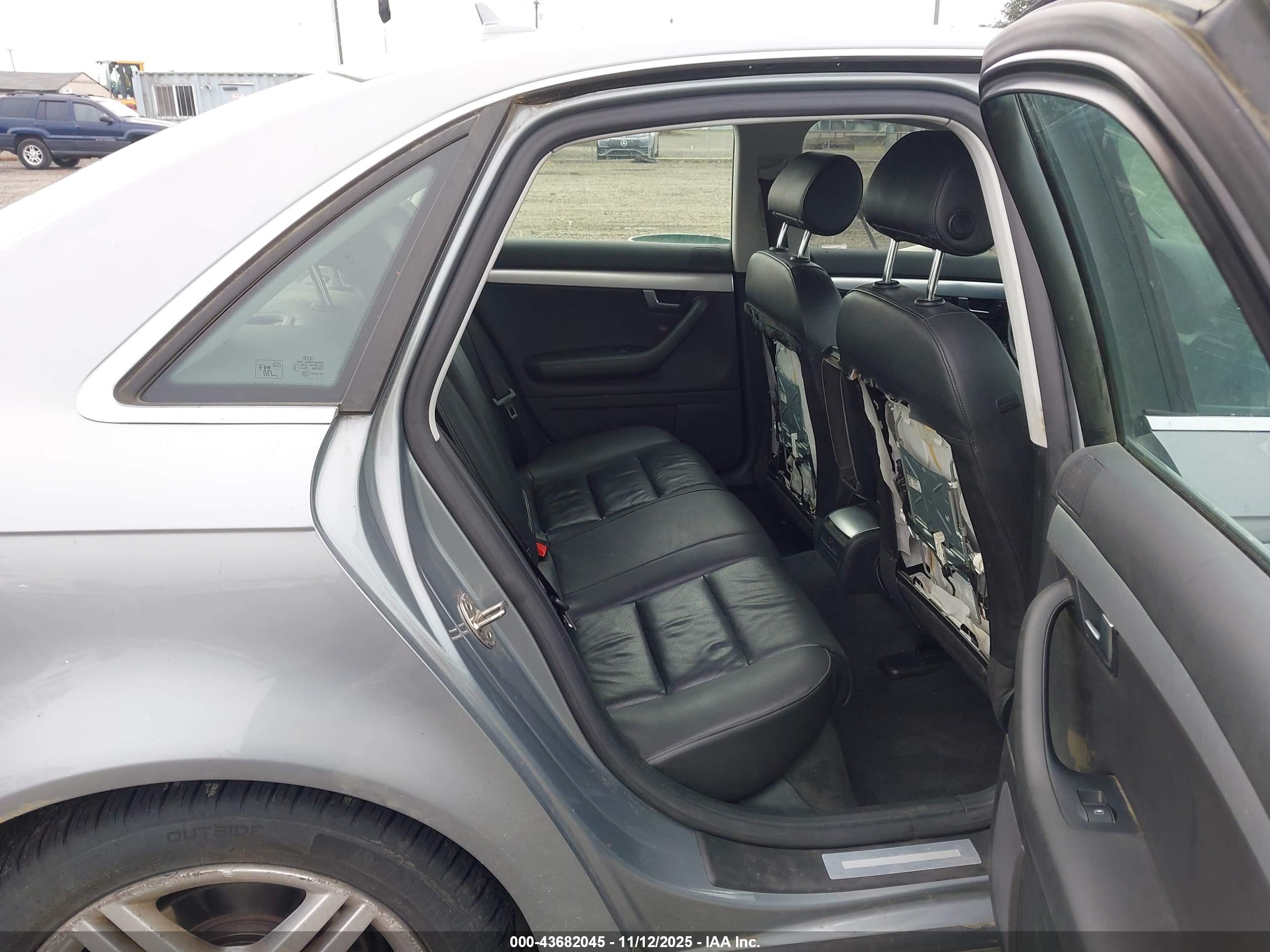 AUDI A4 image 8
