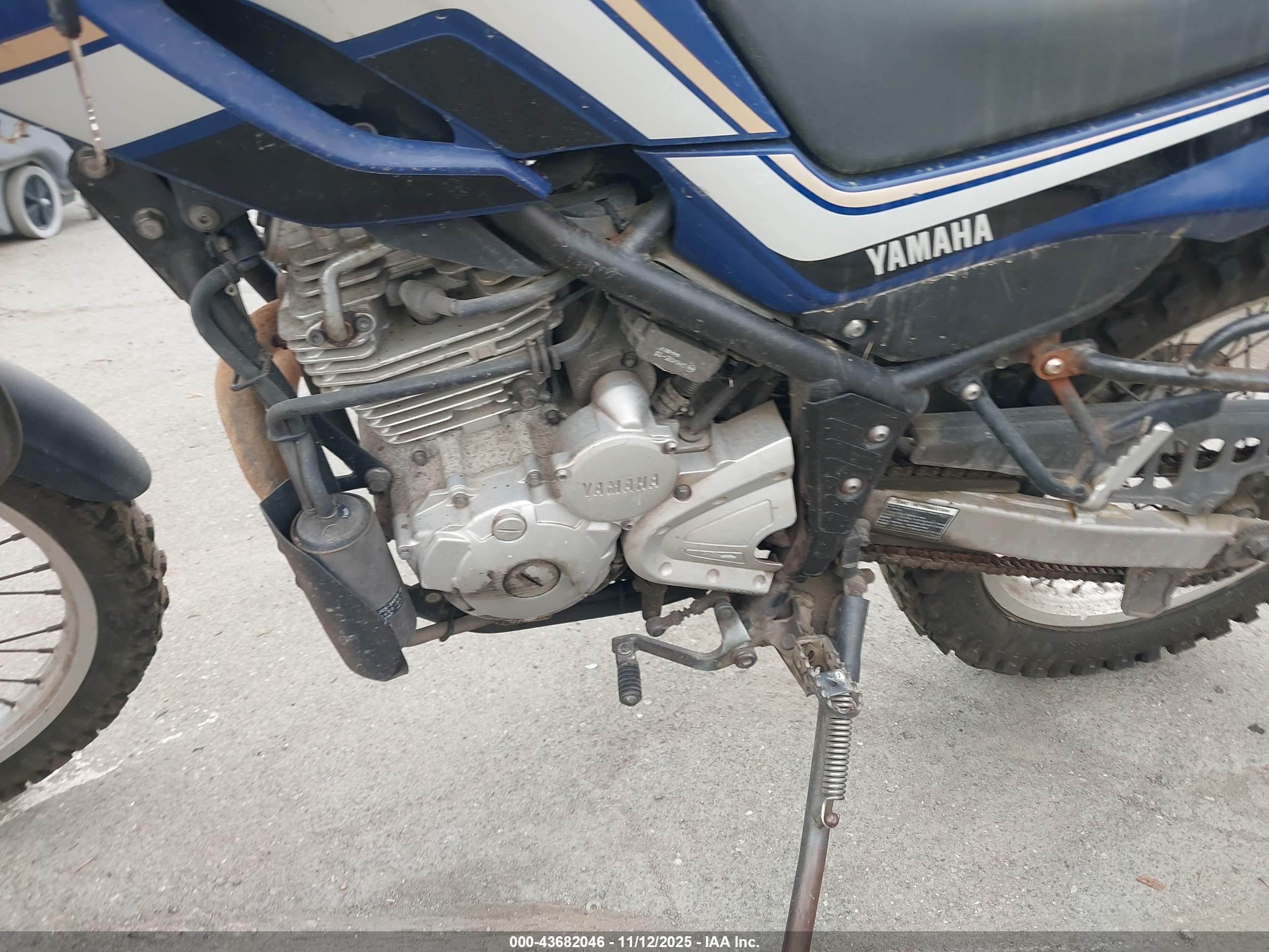YAMAHA XT250 image 9