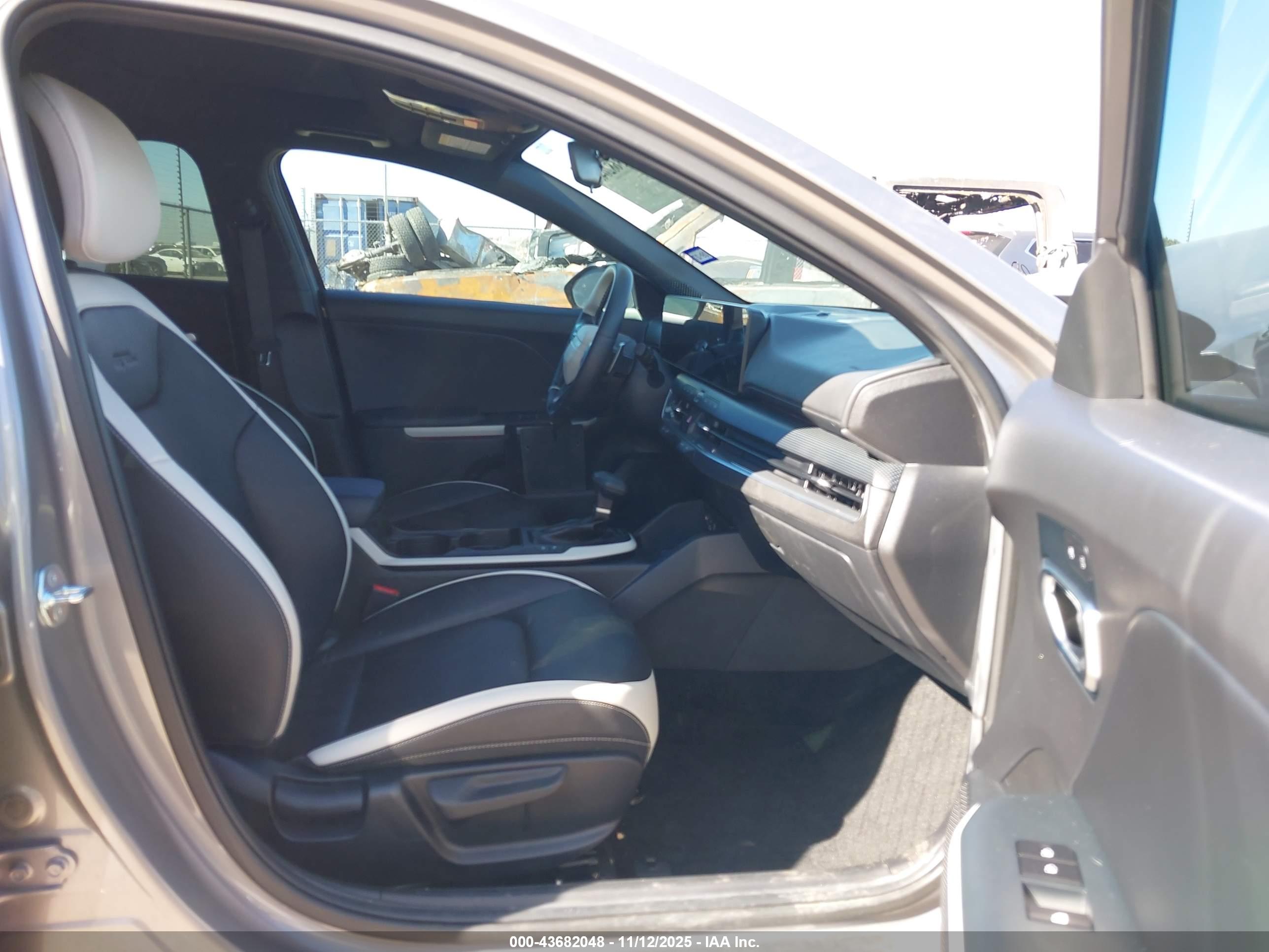 KIA K4 image 5