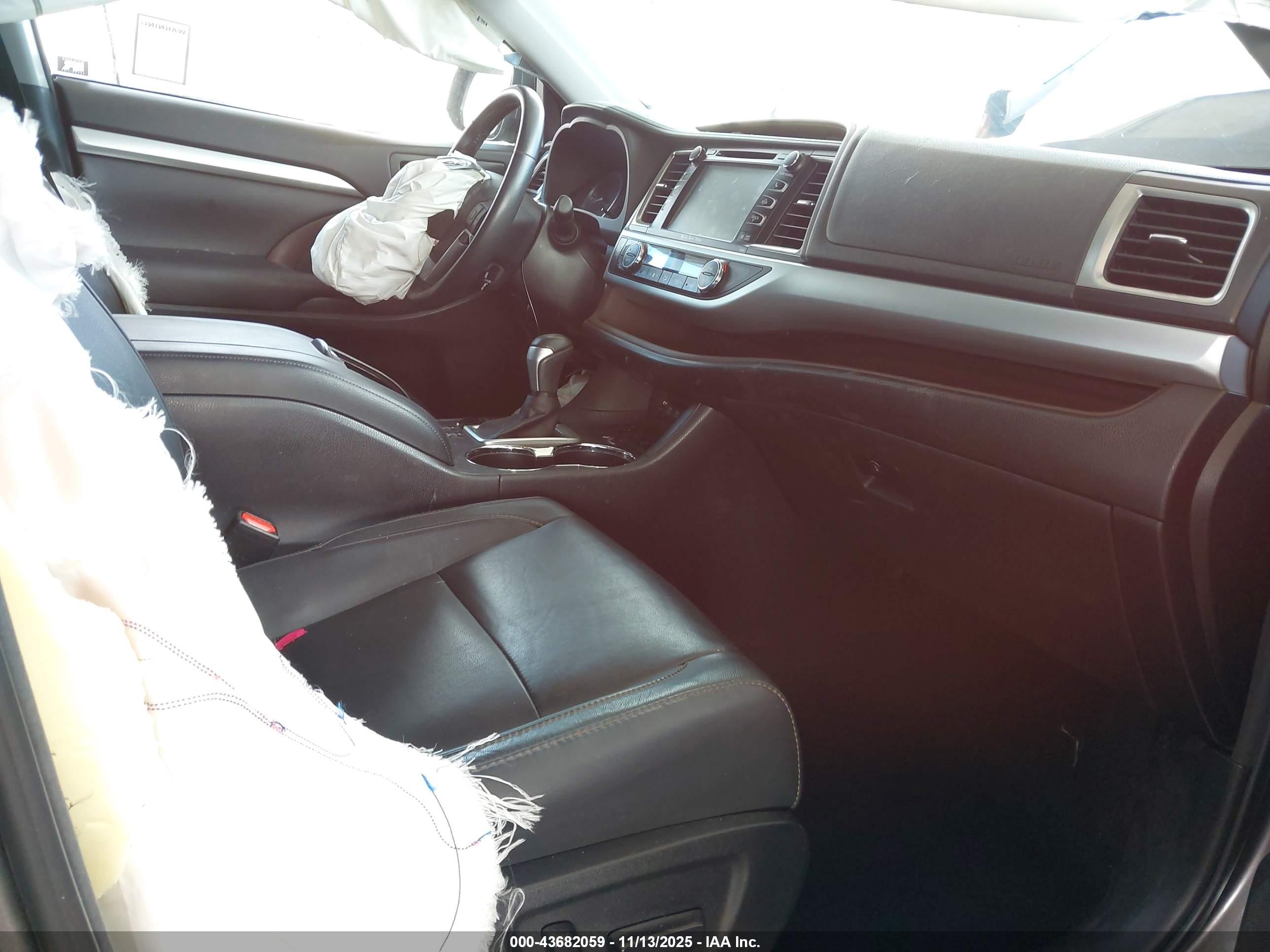 TOYOTA HIGHLANDER image 5