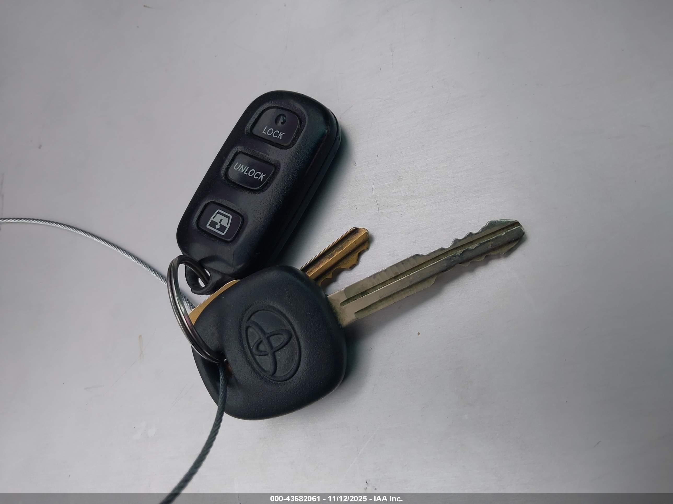 TOYOTA 4RUNNER image 11
