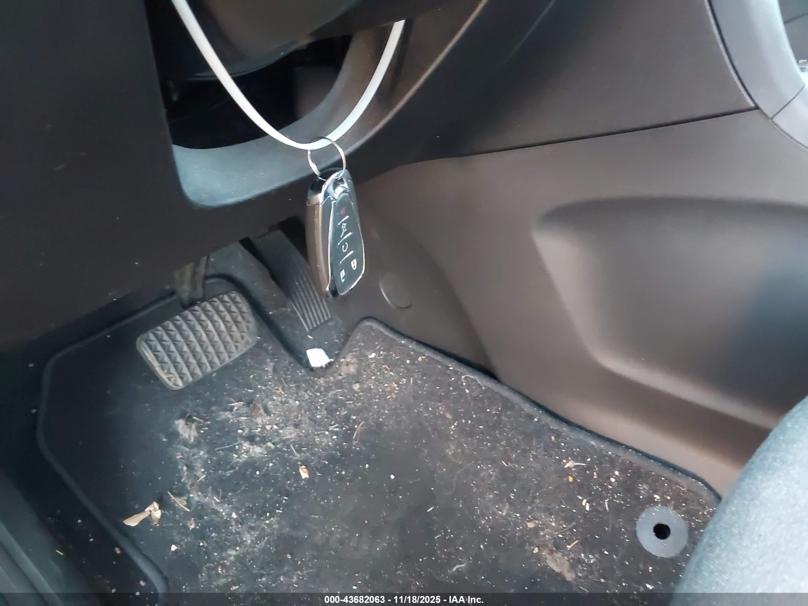 CHEVROLET EQUINOX image 11