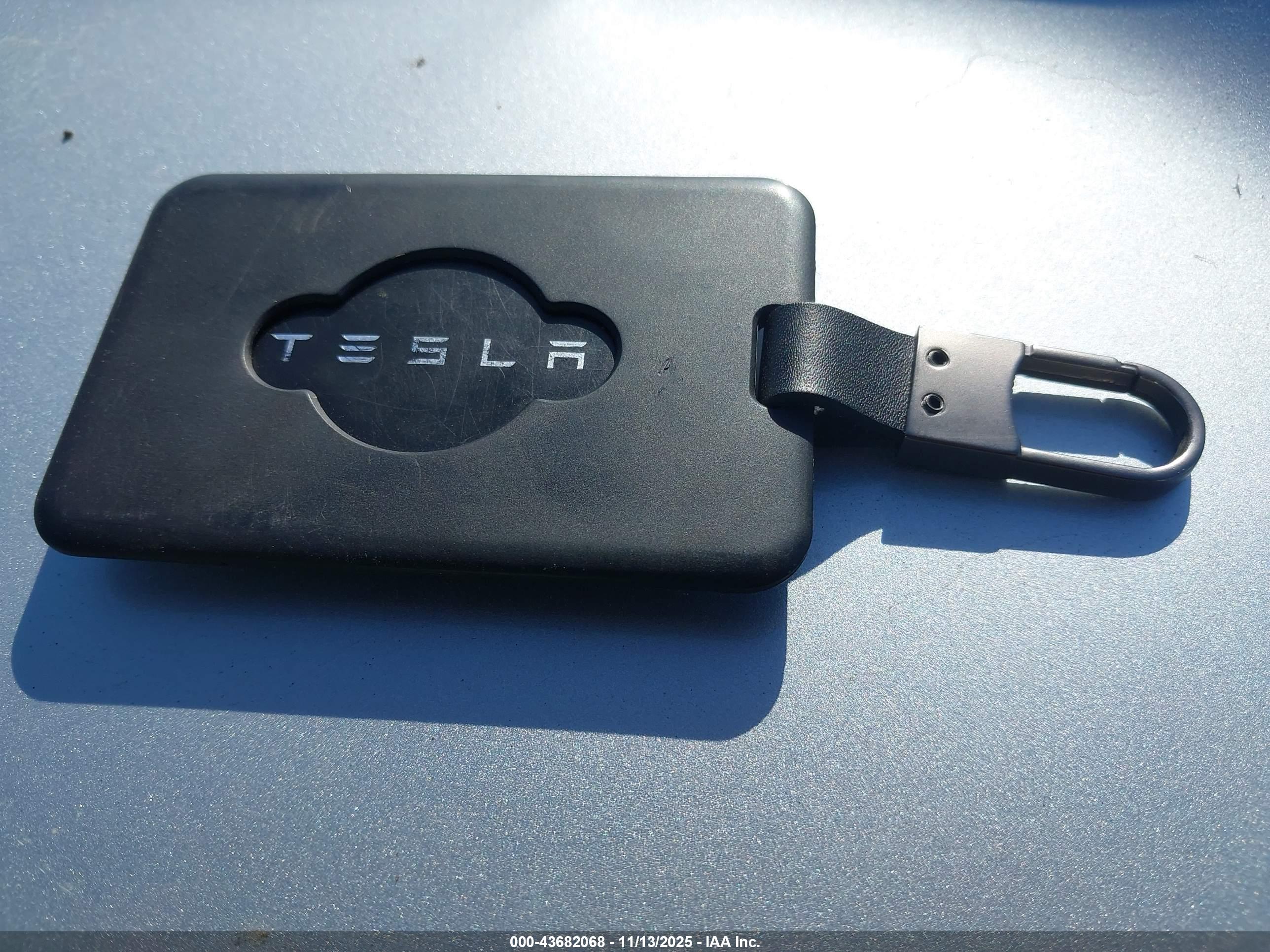 TESLA MODEL image 11