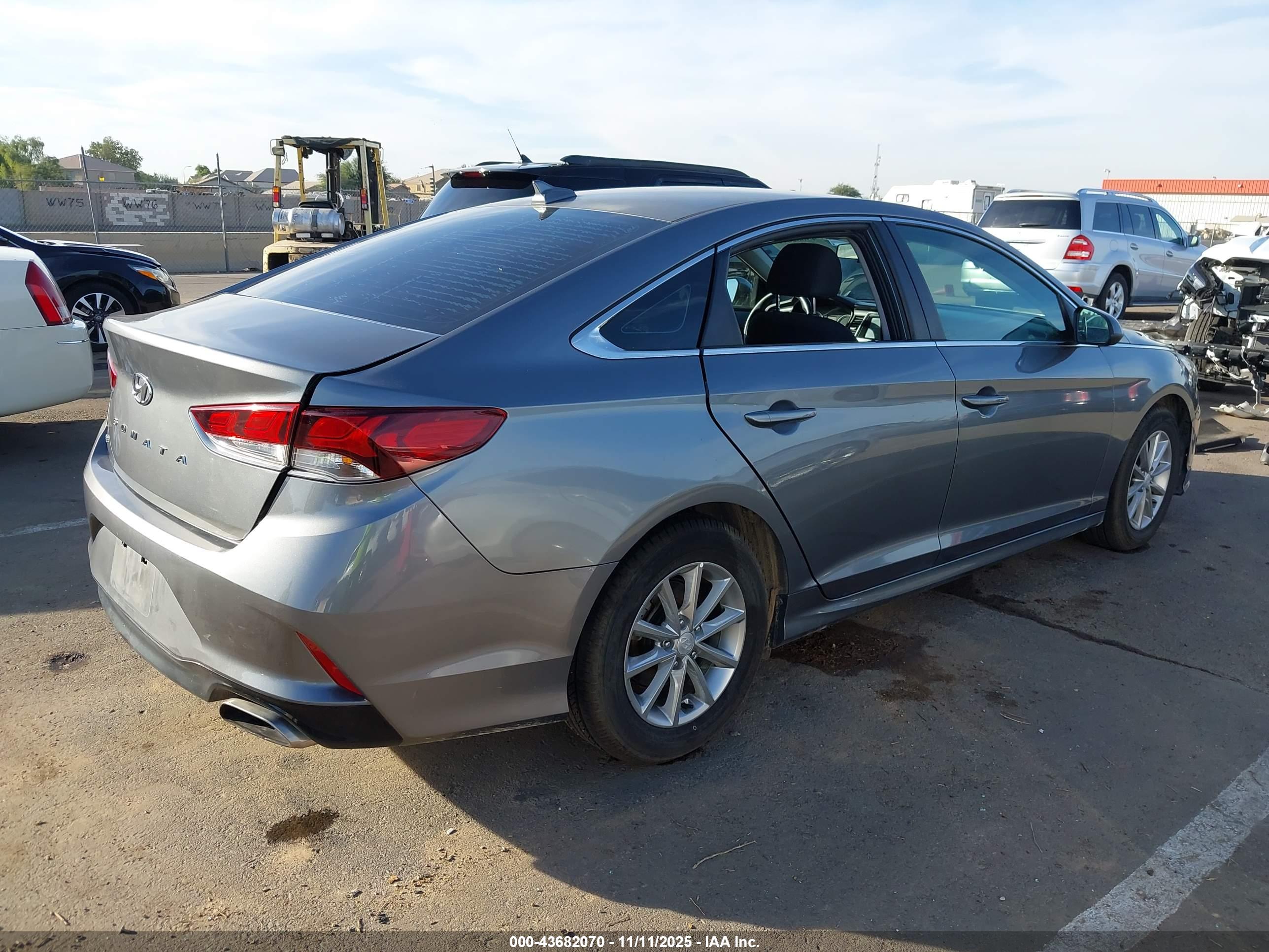 HYUNDAI SONATA image 4
