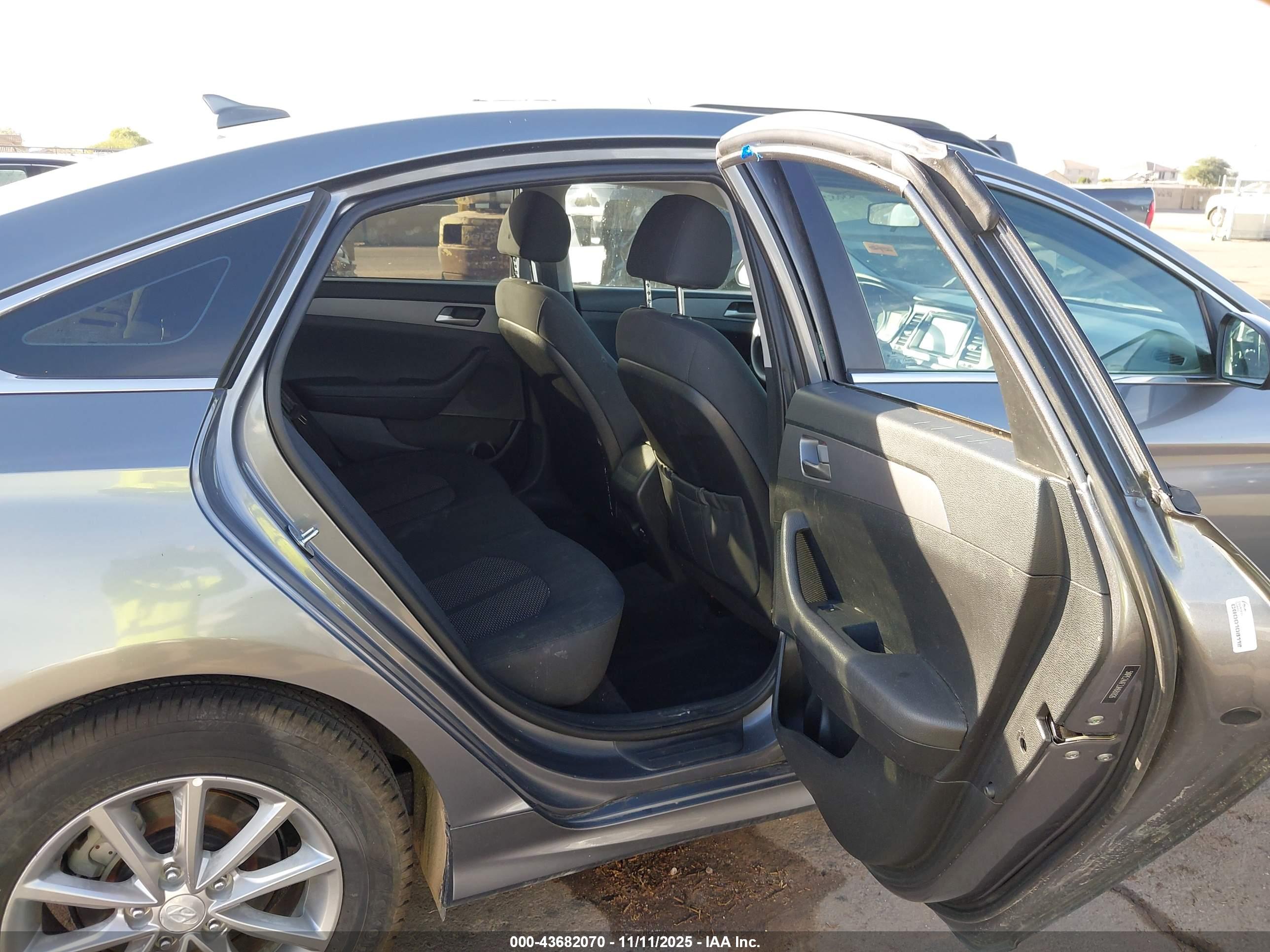 HYUNDAI SONATA image 8