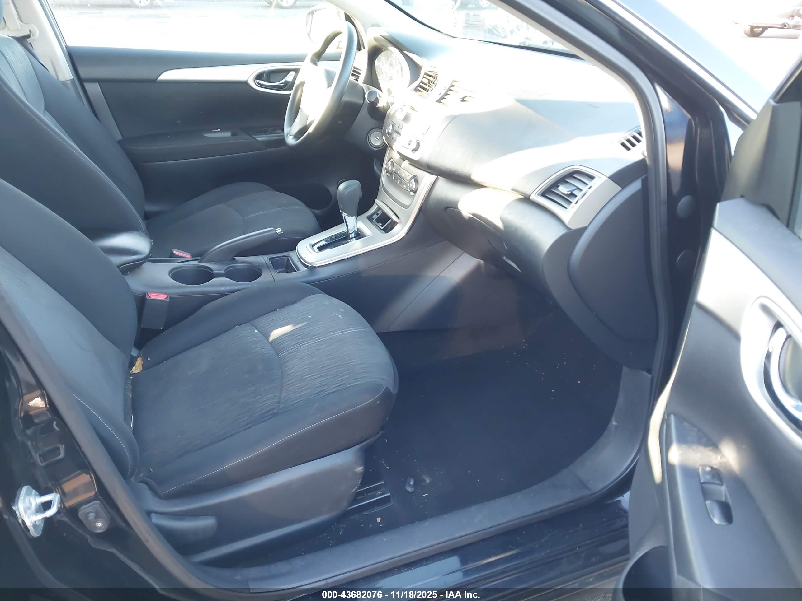 NISSAN SENTRA image 5