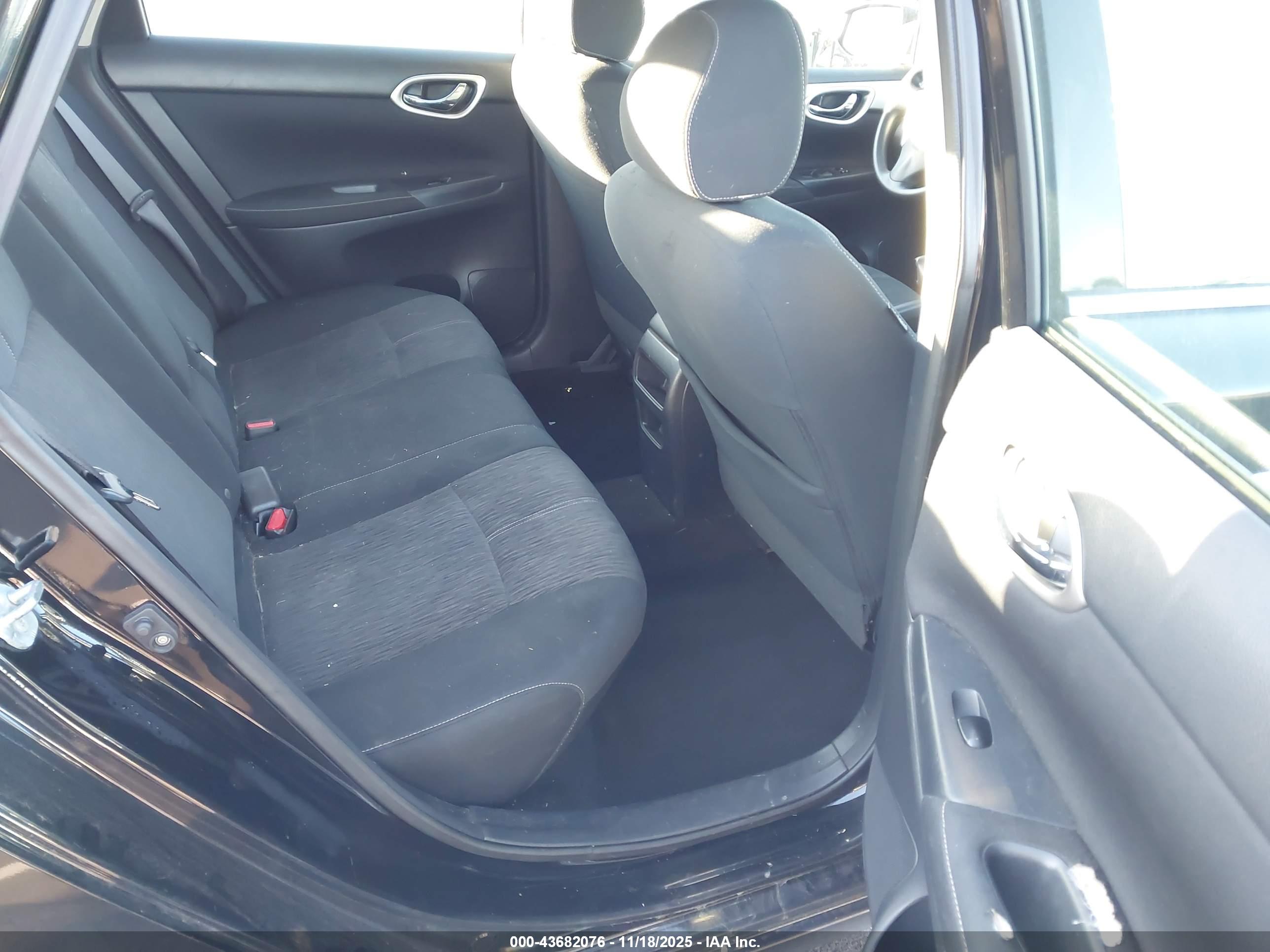 NISSAN SENTRA image 8