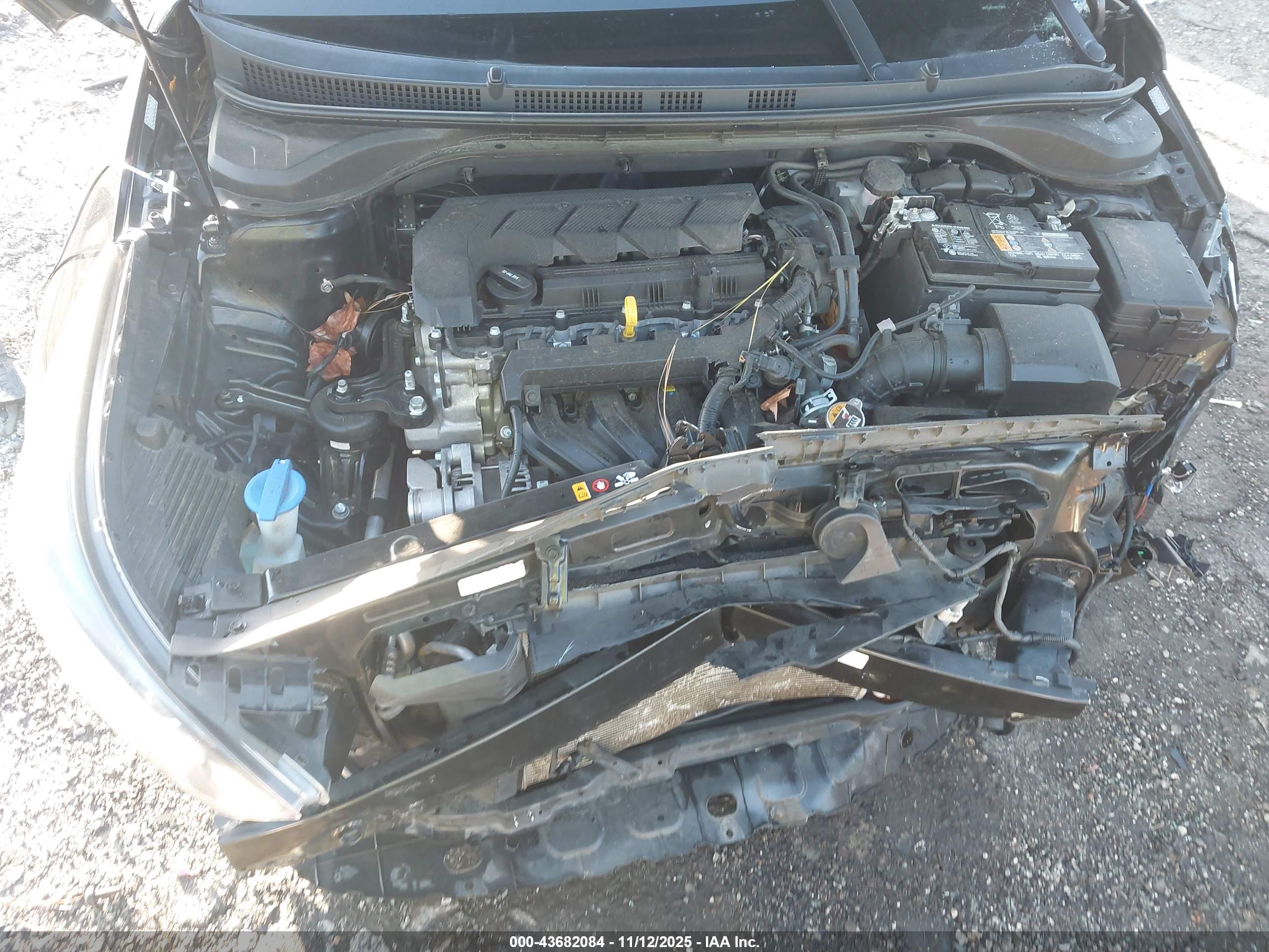 HYUNDAI ACCENT image 10
