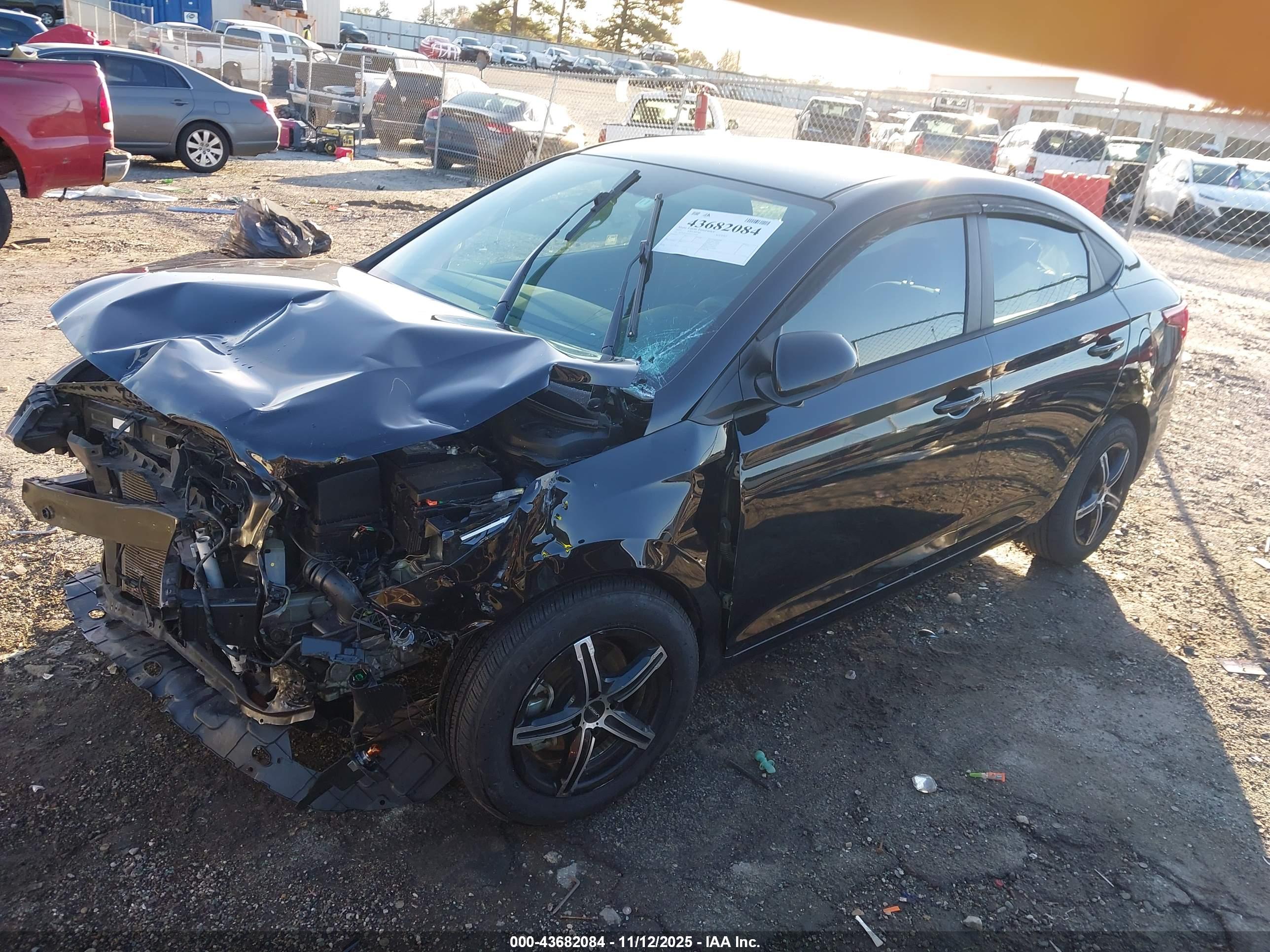 HYUNDAI ACCENT image 2