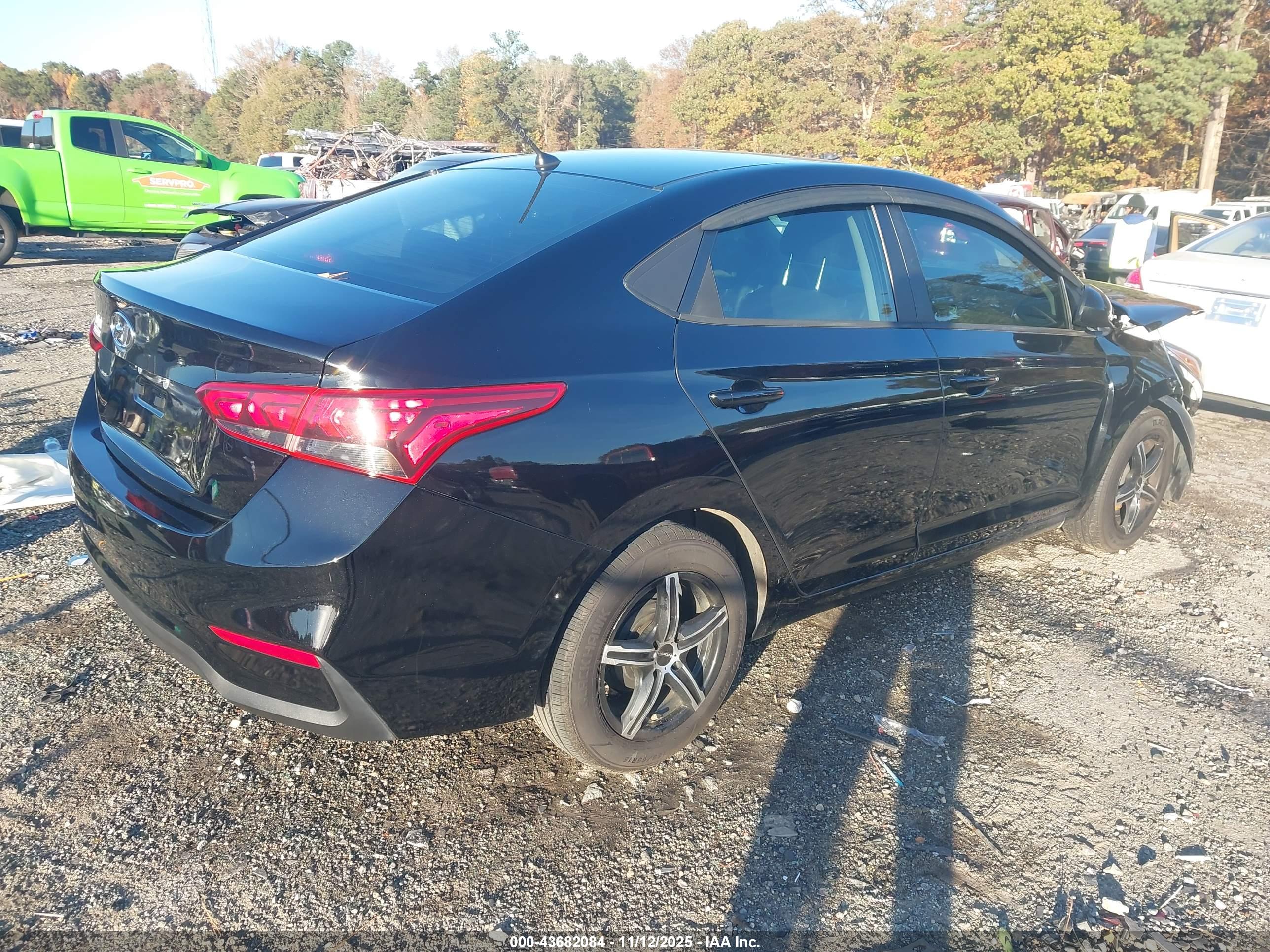 HYUNDAI ACCENT image 4