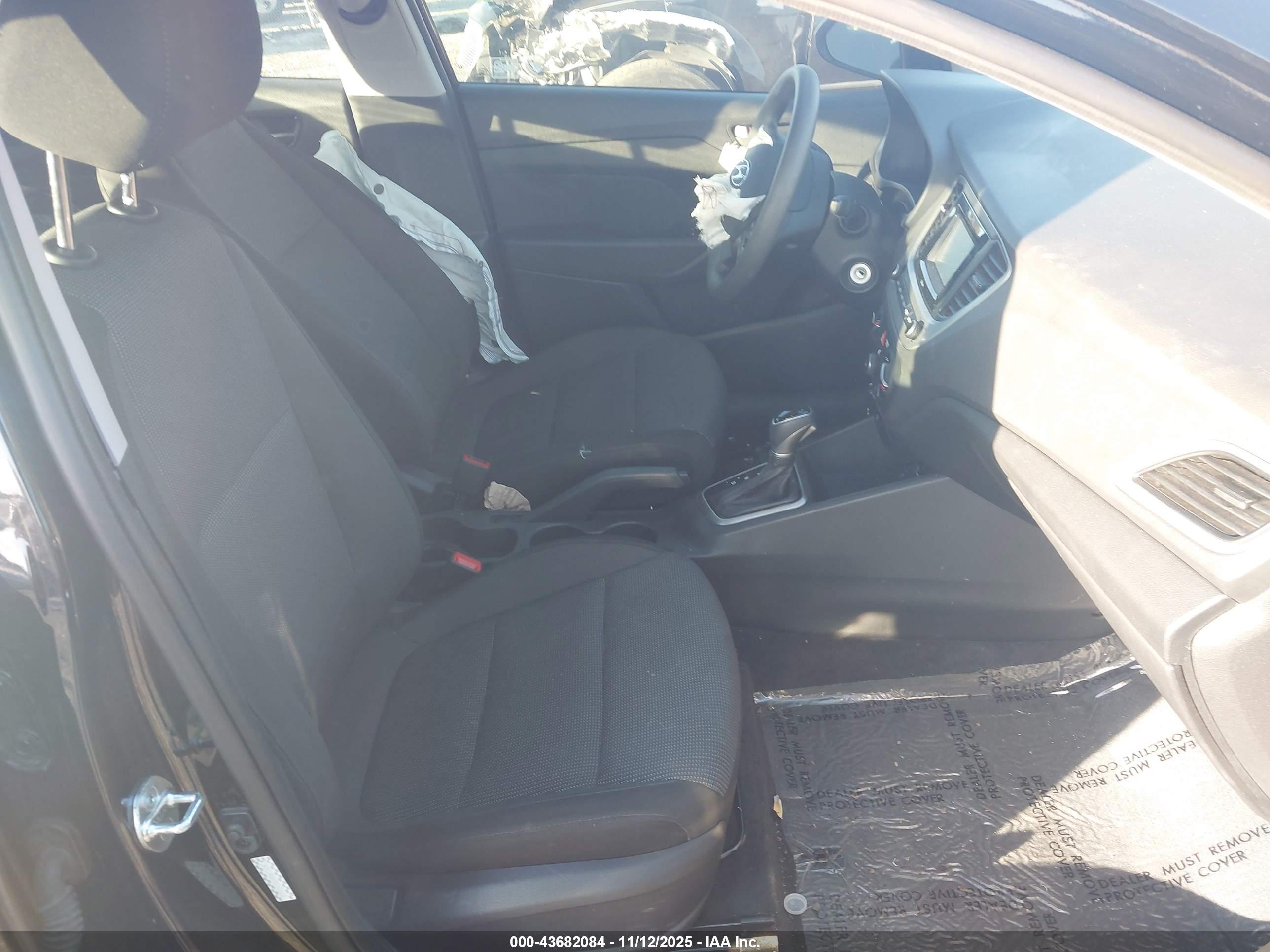 HYUNDAI ACCENT image 5