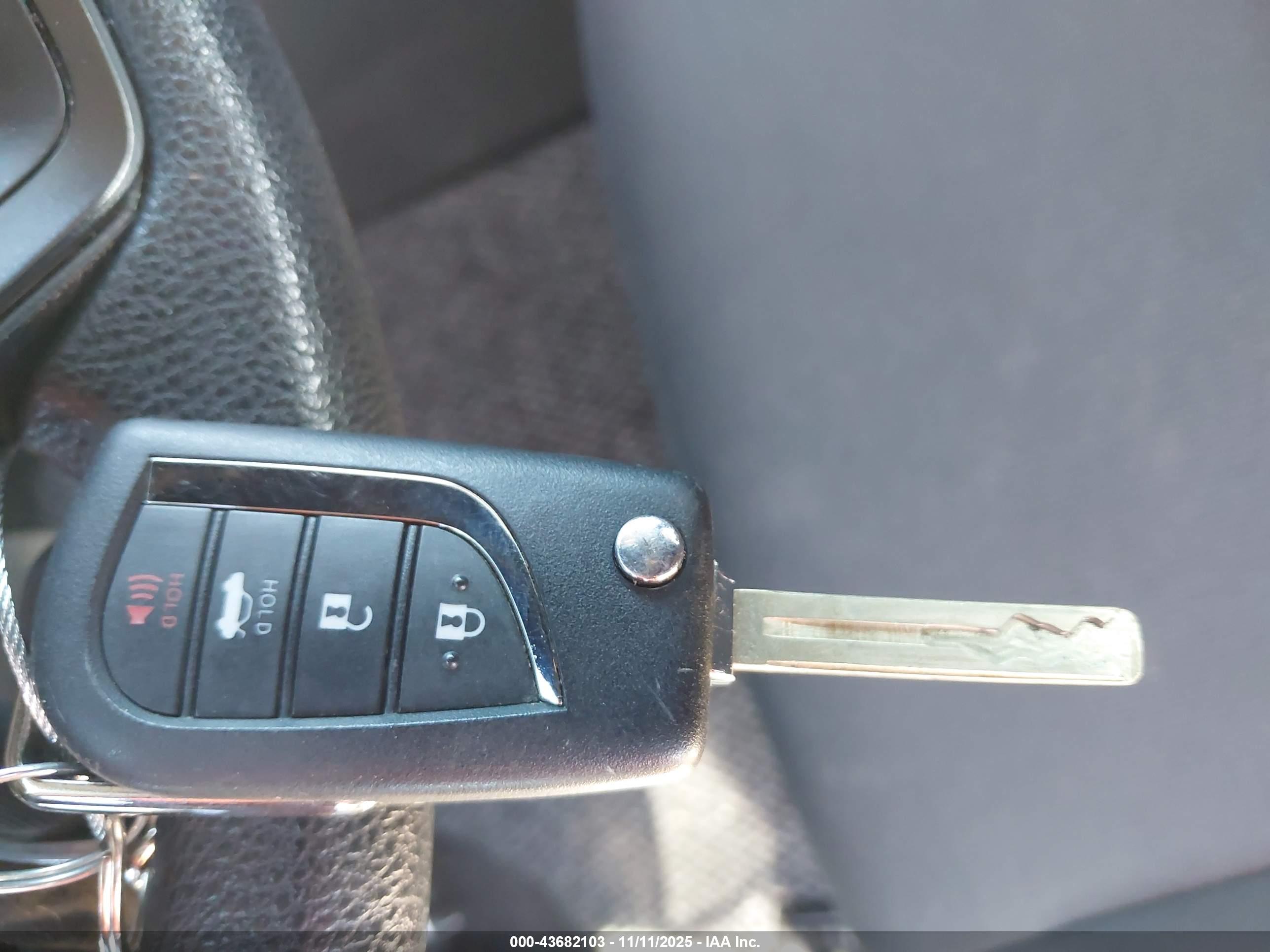 TOYOTA COROLLA image 11
