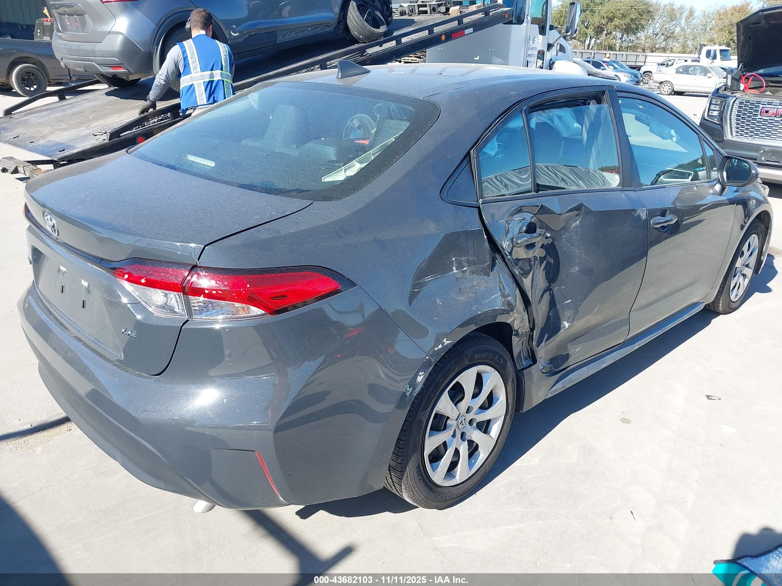 TOYOTA COROLLA image 4