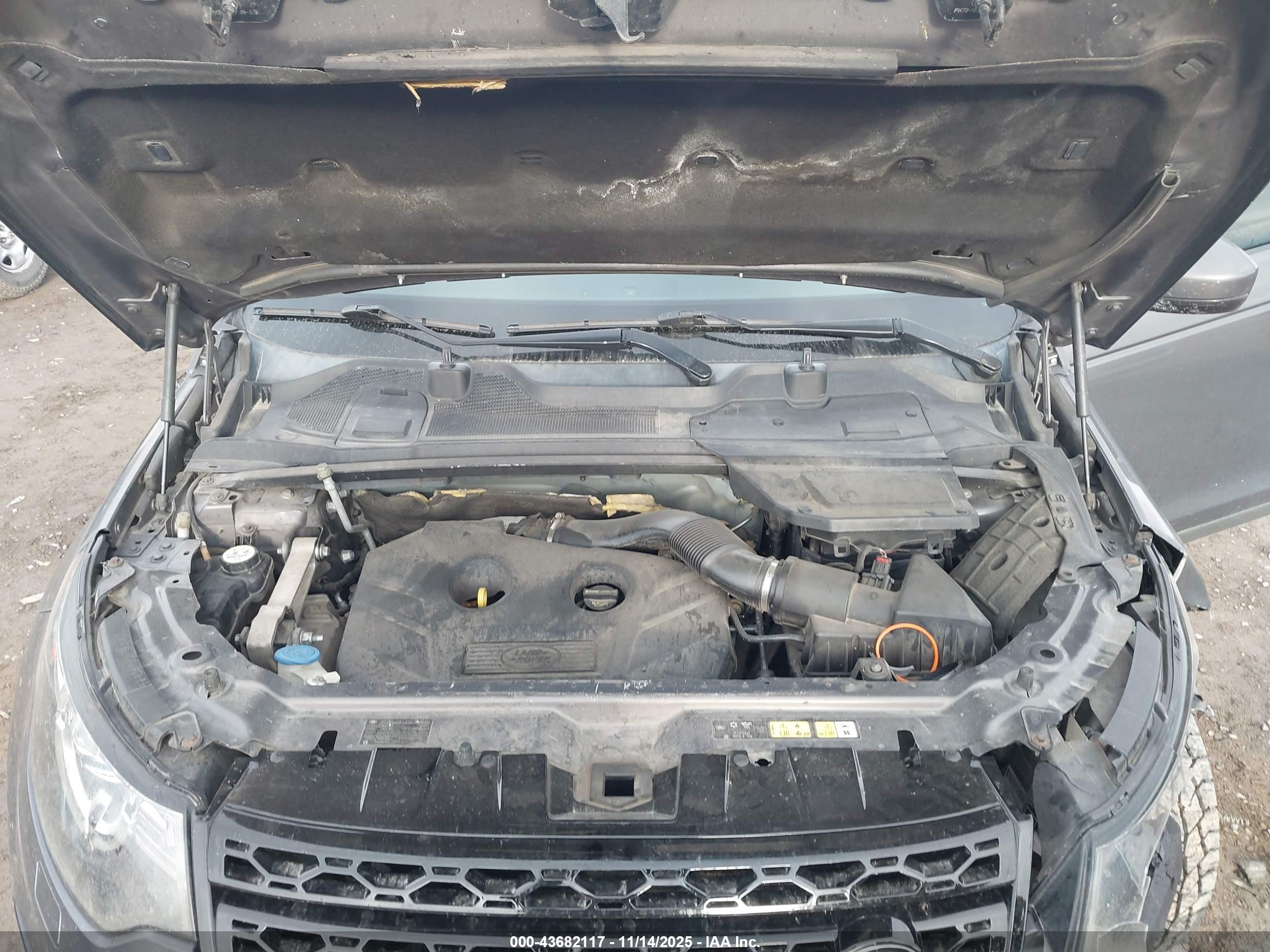 LAND ROVER image 10