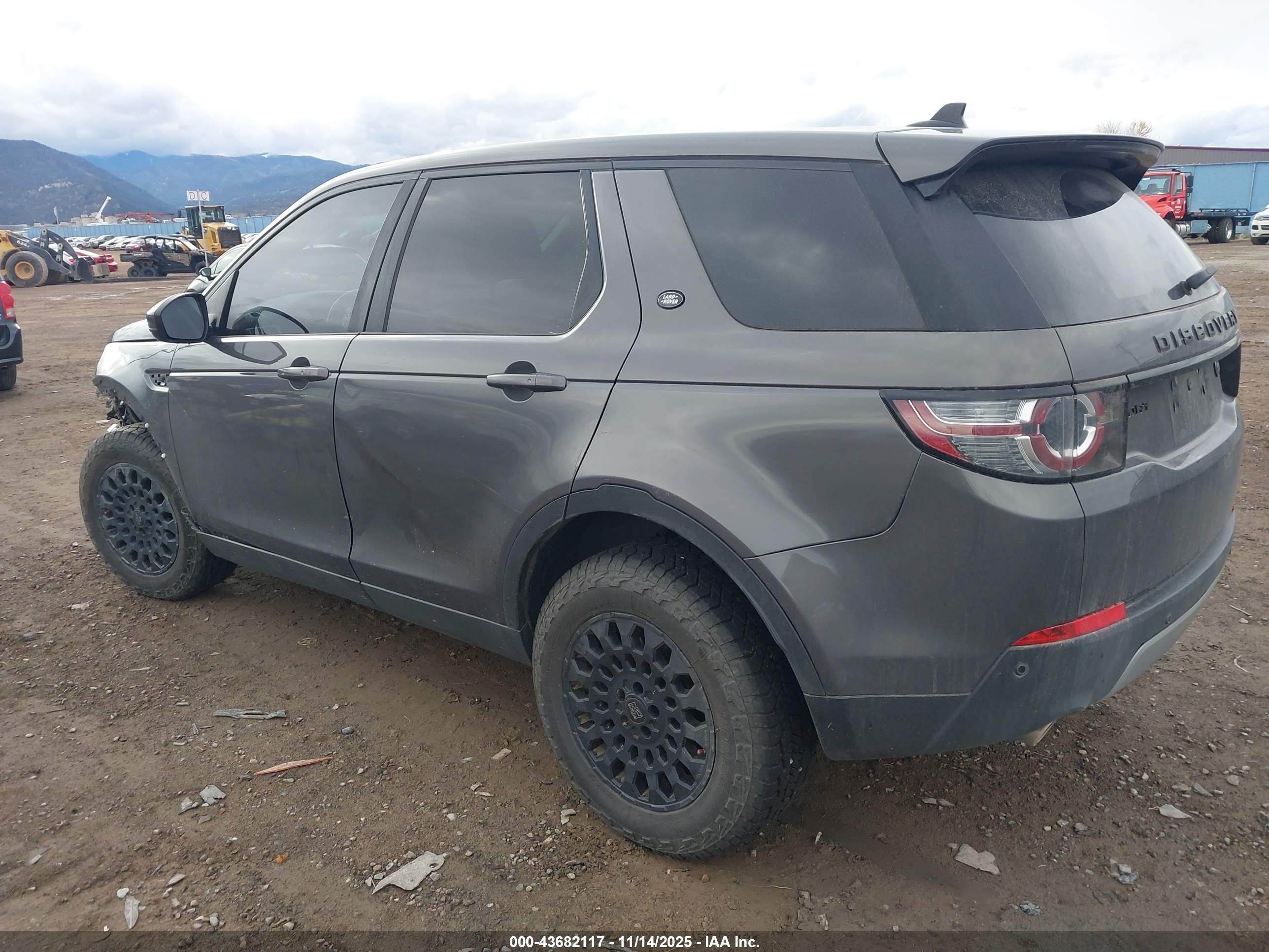 LAND ROVER image 3