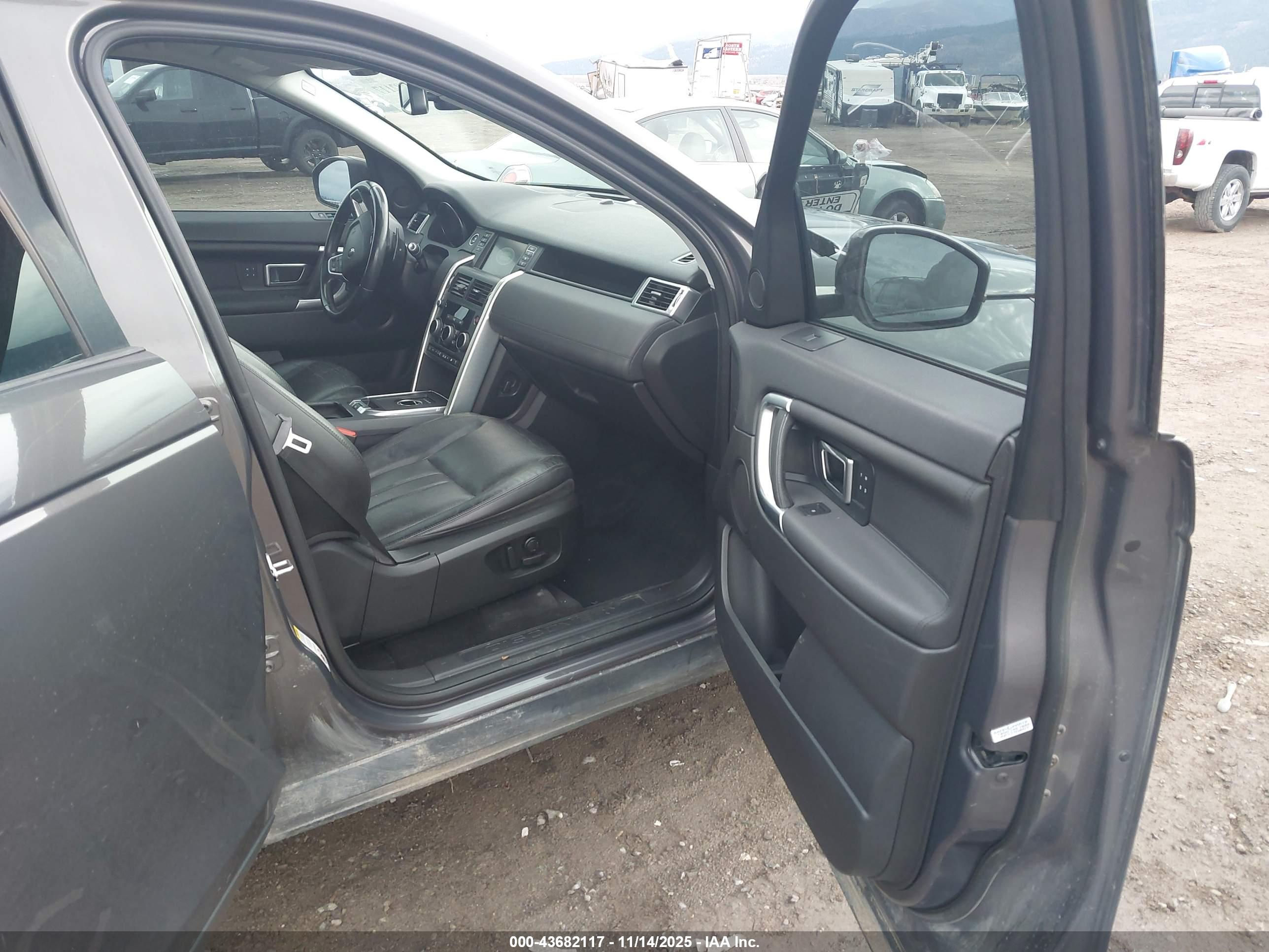 LAND ROVER image 5