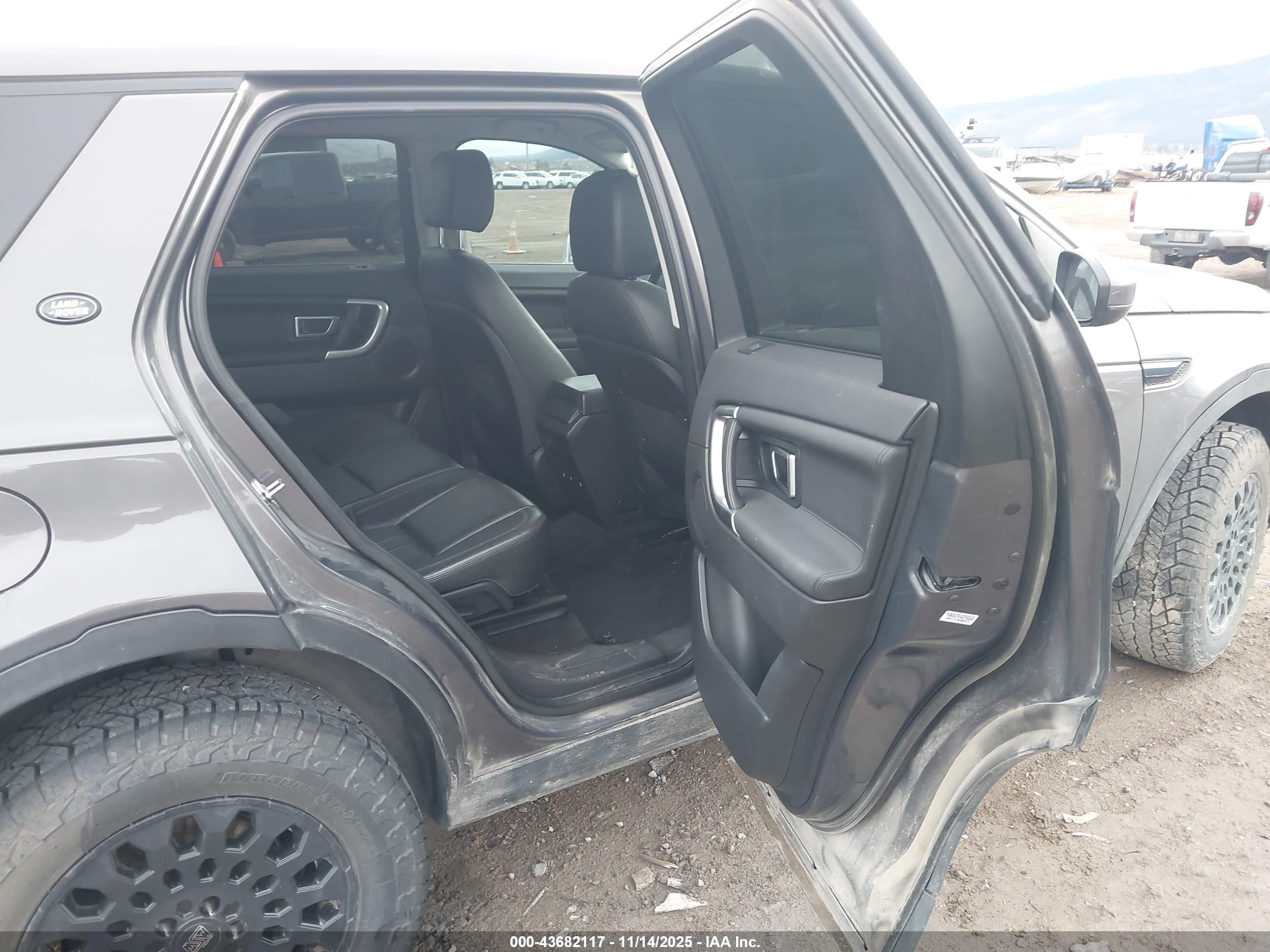 LAND ROVER image 8