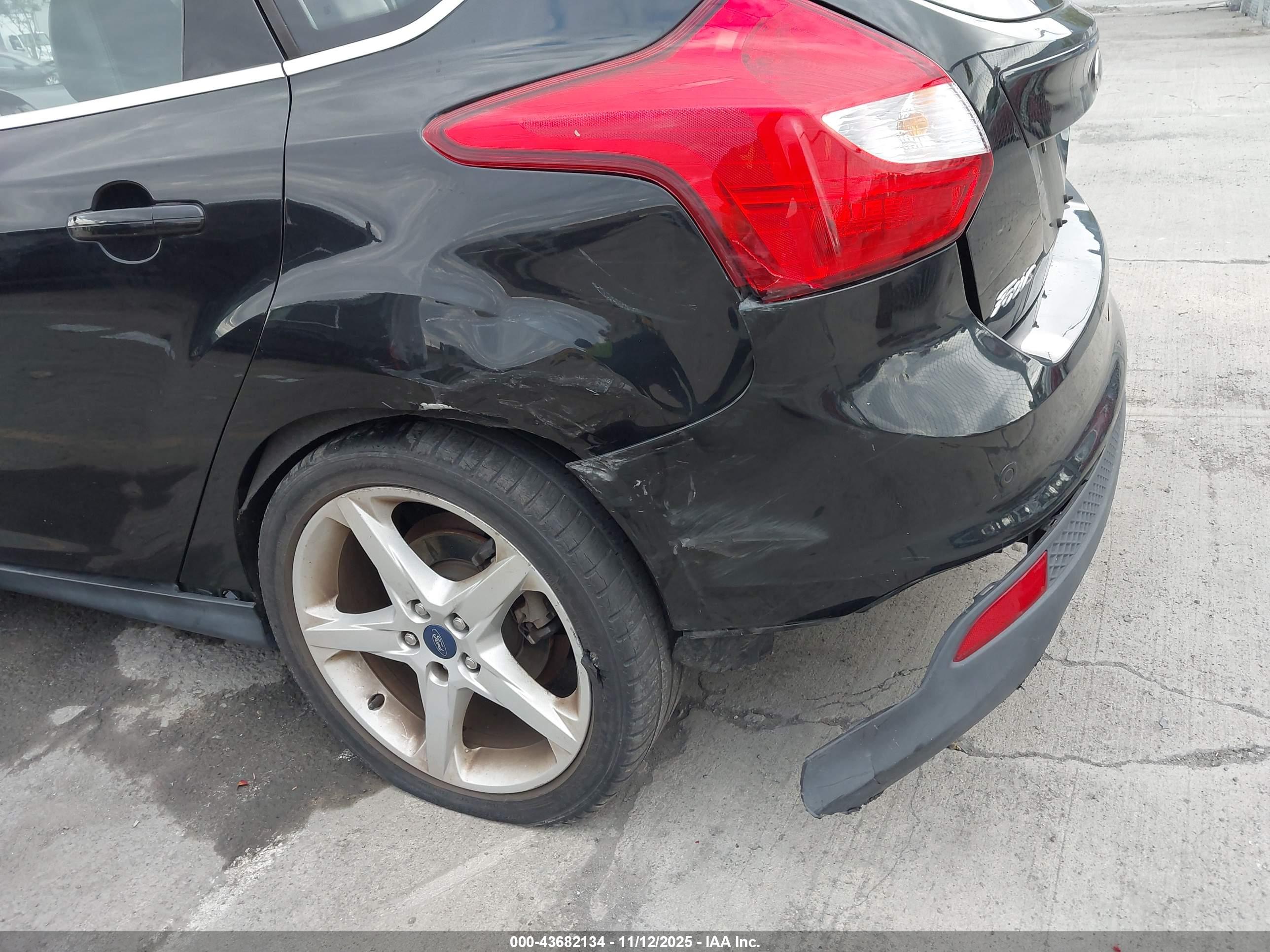 FORD FOCUS image 6