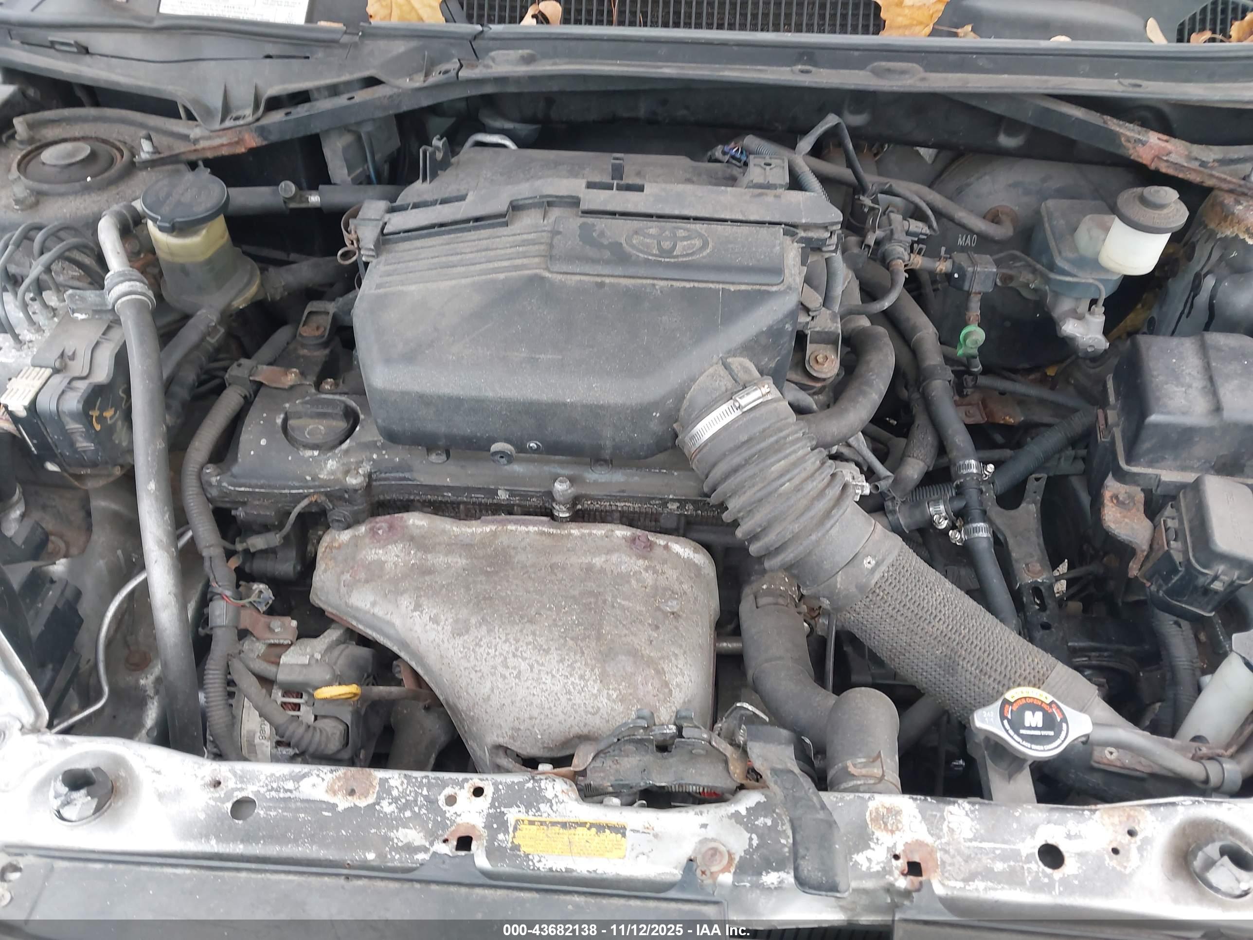 TOYOTA RAV4 image 10