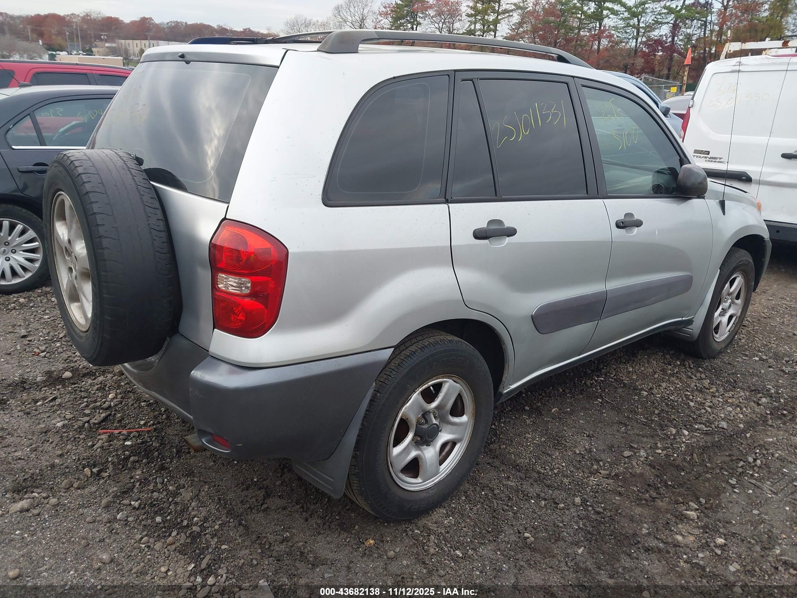 TOYOTA RAV4 image 4