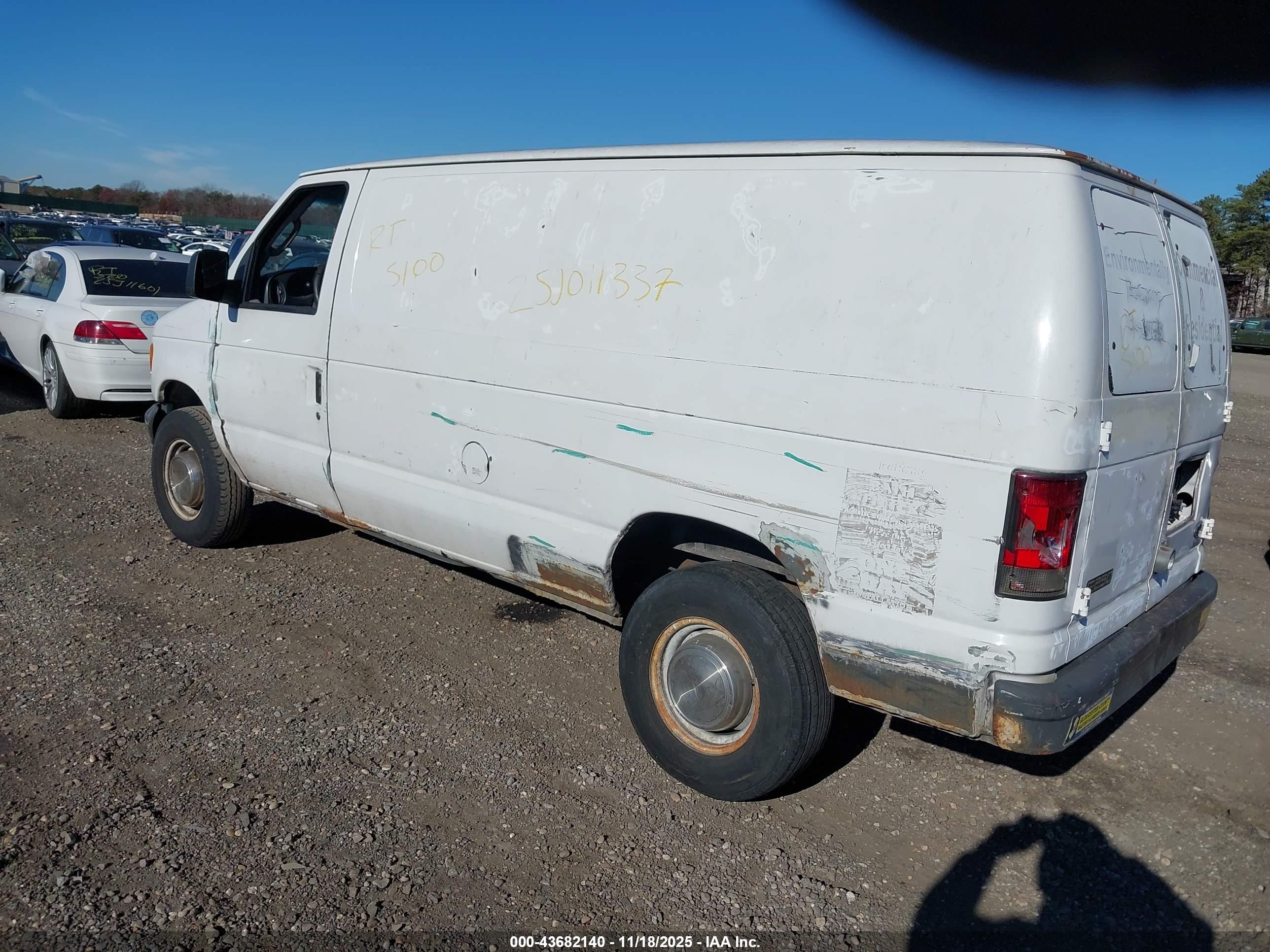 FORD E-250 image 3